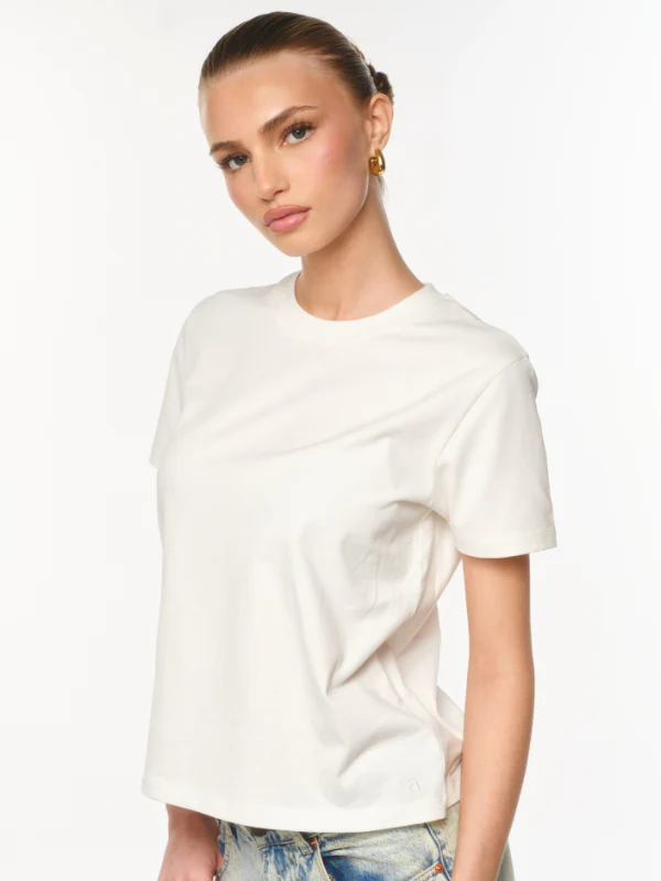 SIGNATURE TEE (SOFT WHITE)