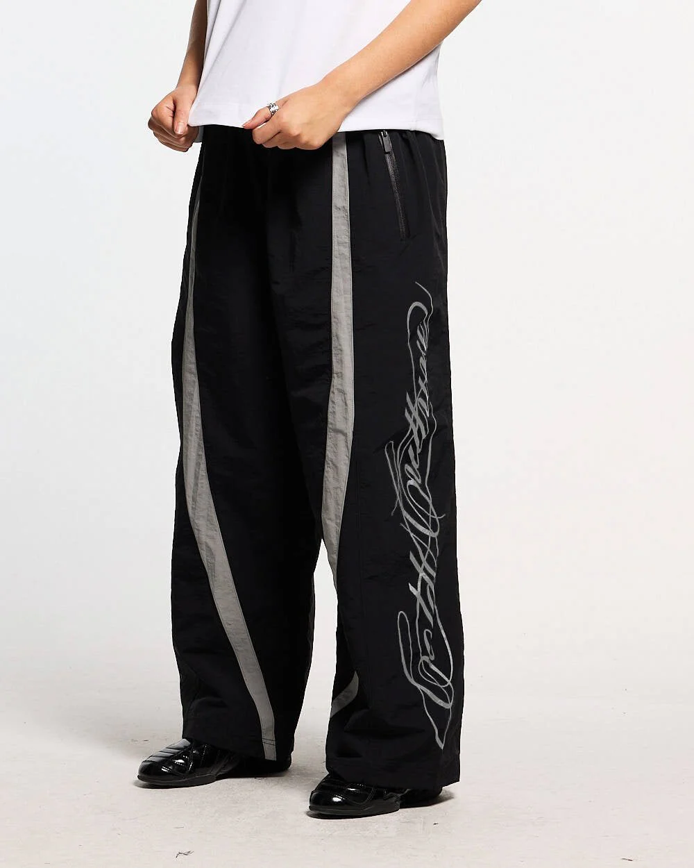 SCRIPT TECH PANTS BLACK