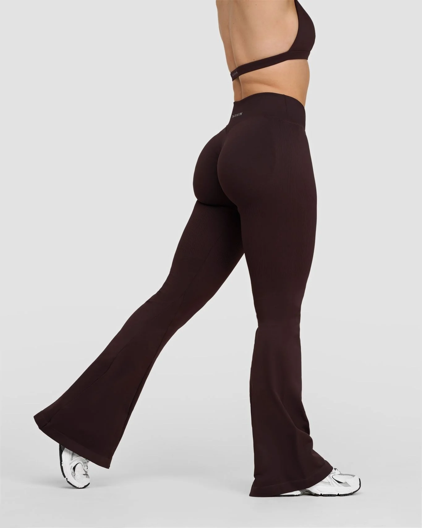 Elevate™ Sculpting Mid V-Waist Scrunch Flare | Coffee