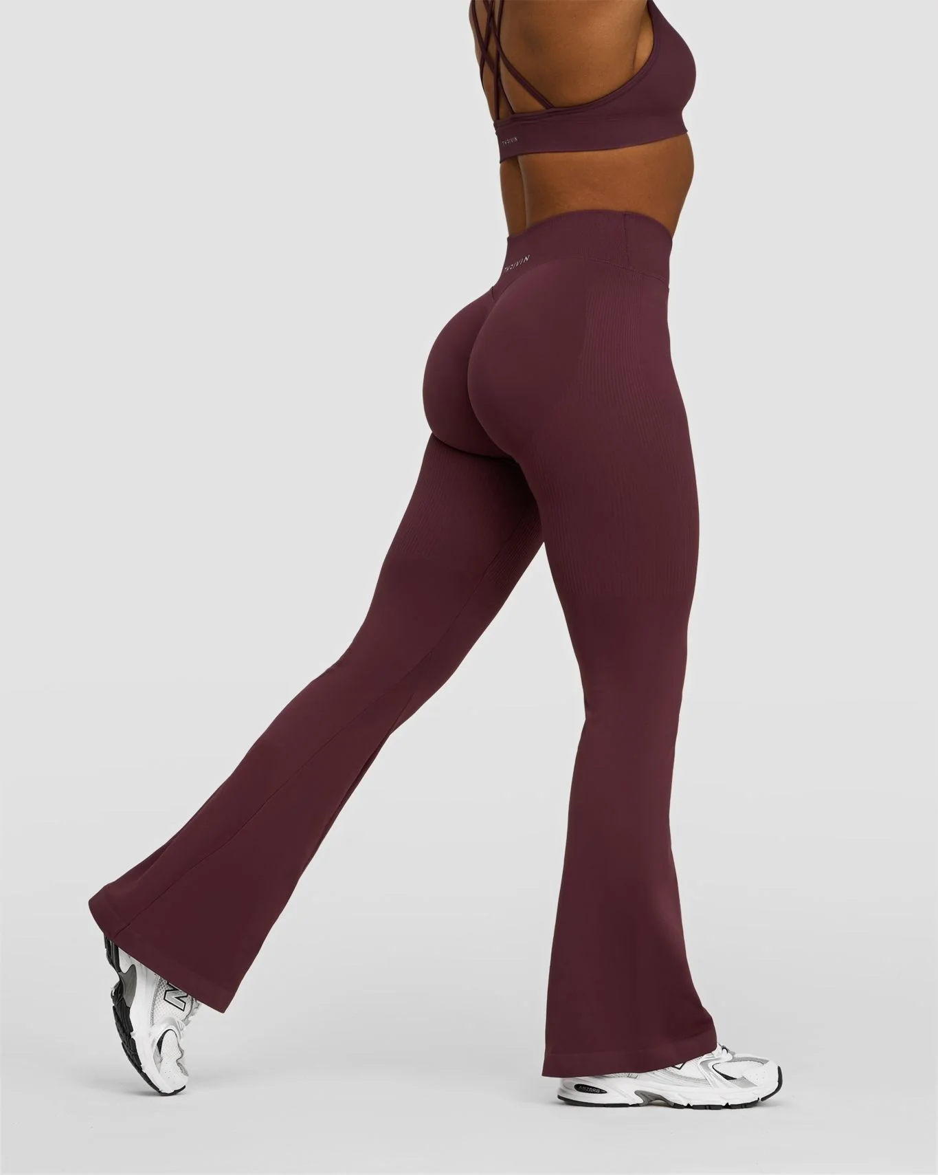 Elevate™ Sculpting Mid V-Waist Scrunch Flare | Dark Mauve