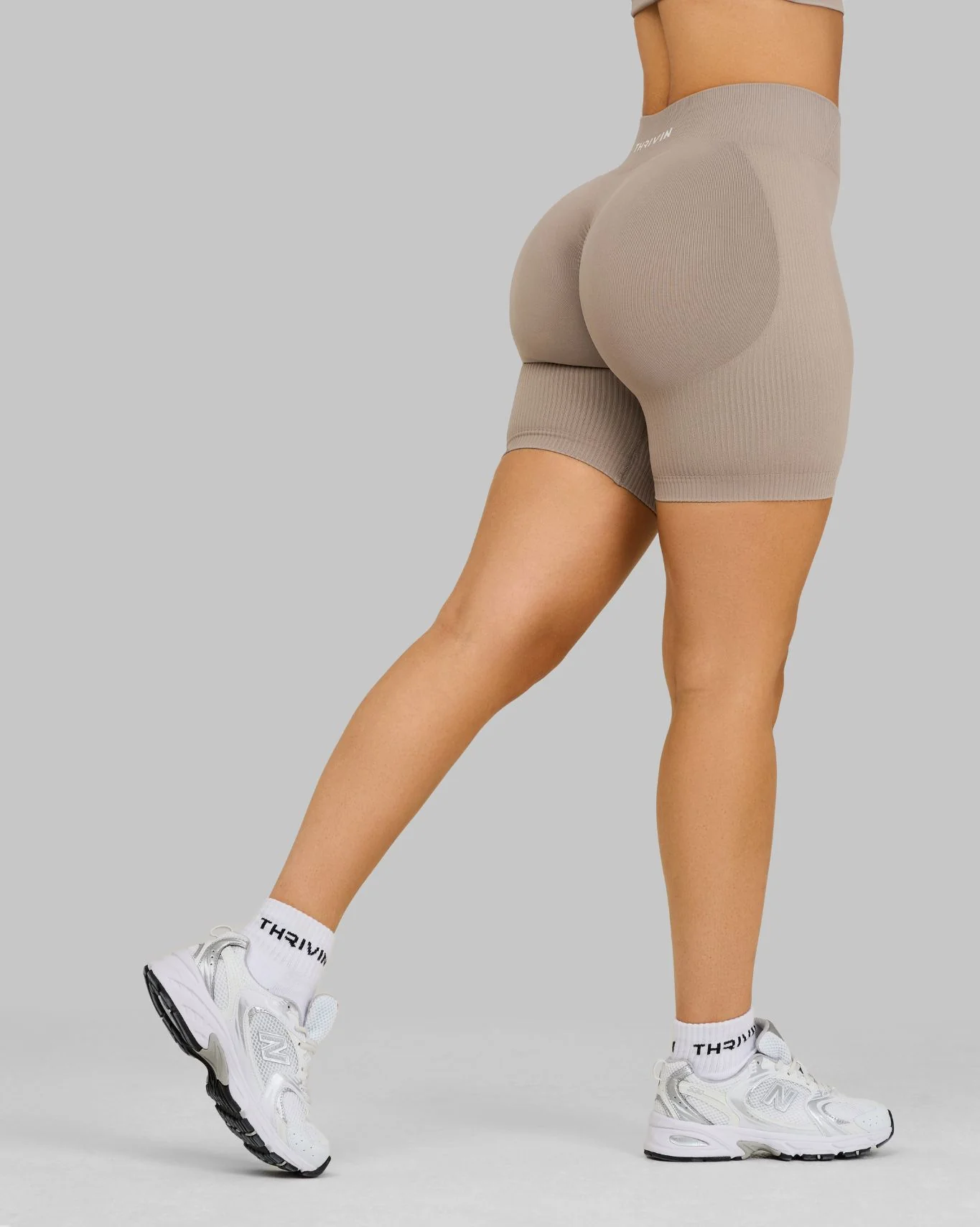 Elevate™ Sculpting Mid Waist Scrunch Shorts | Latte