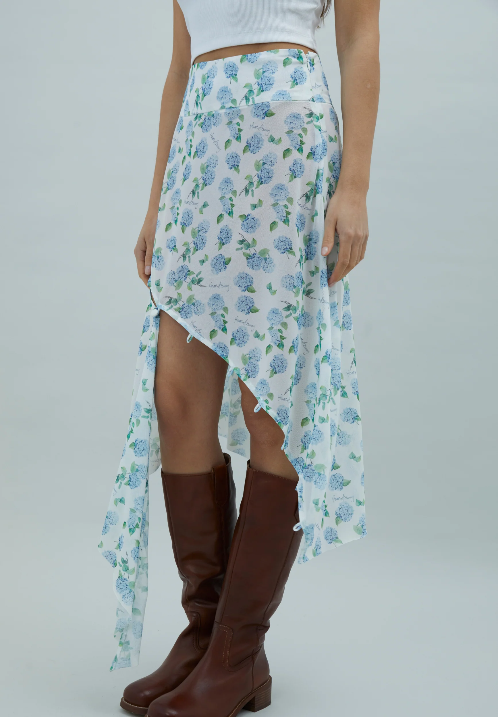 HYDRANGEA ASYMETRIC MESH SKIRT