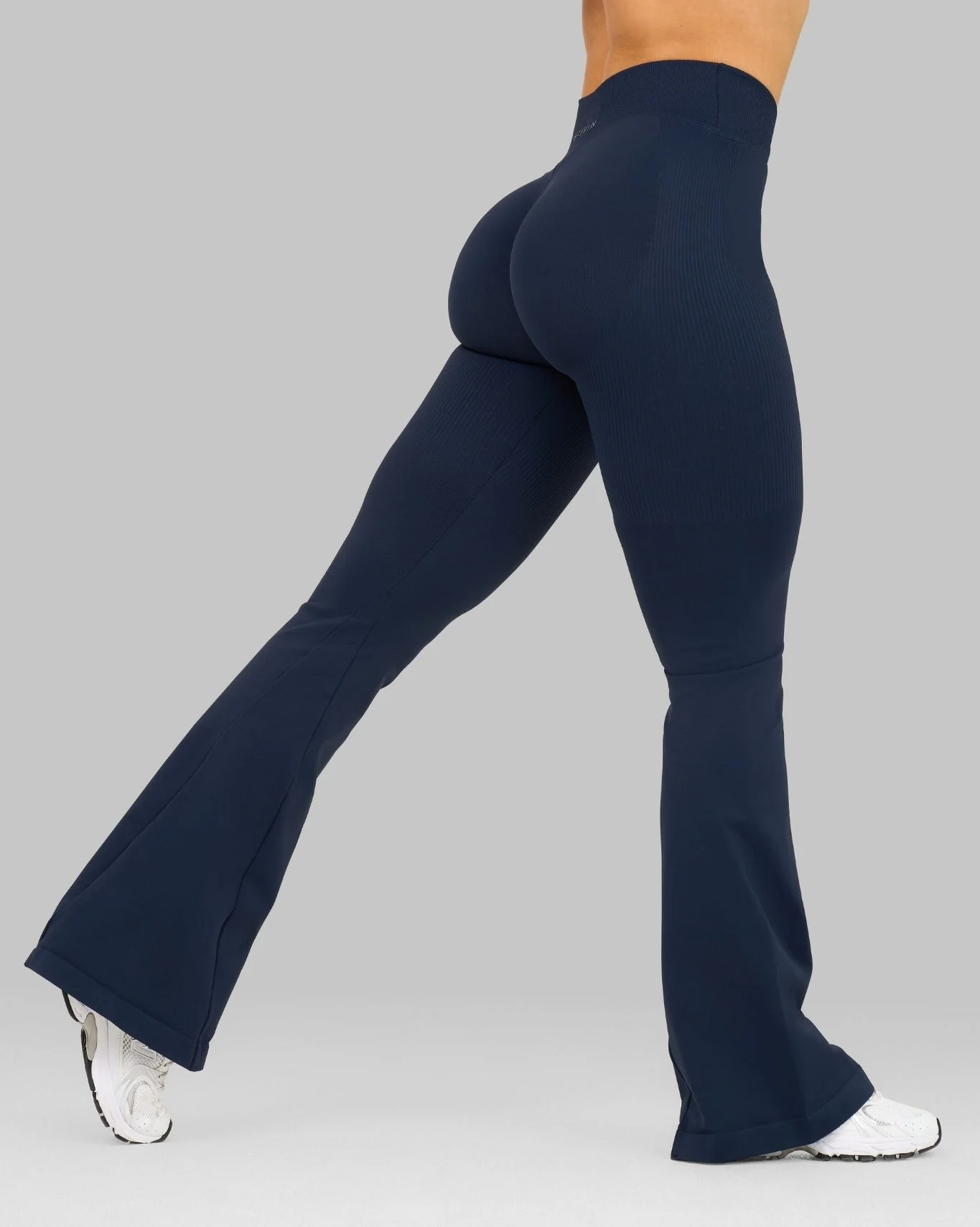 Elevate™ Sculpting Mid V-Waist Scrunch Flare | Midnight Navy