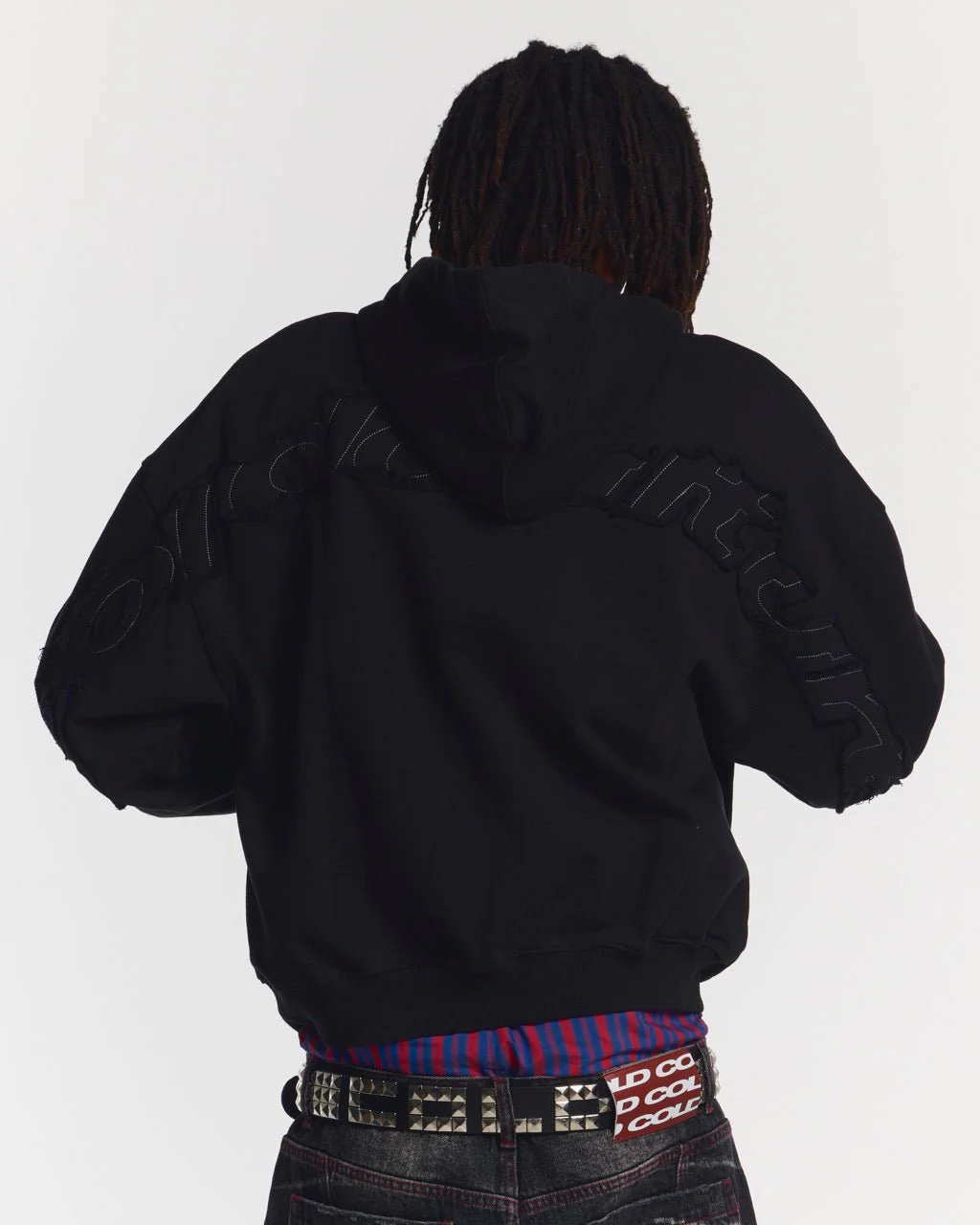 DISTRESS CURVED HOODIE BLACK