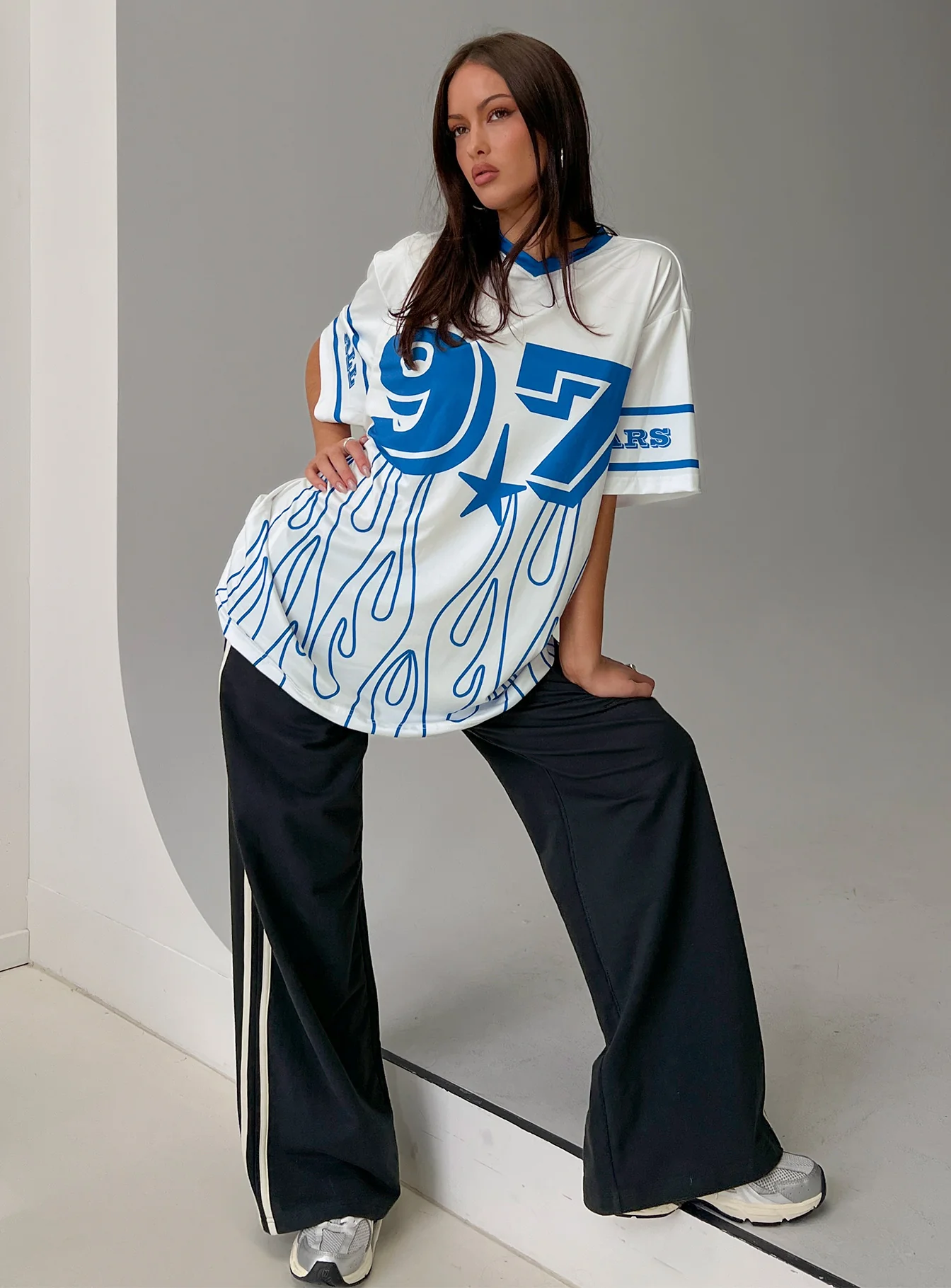 97 Sportstar Oversized Jersey Graphic Top White / Blue