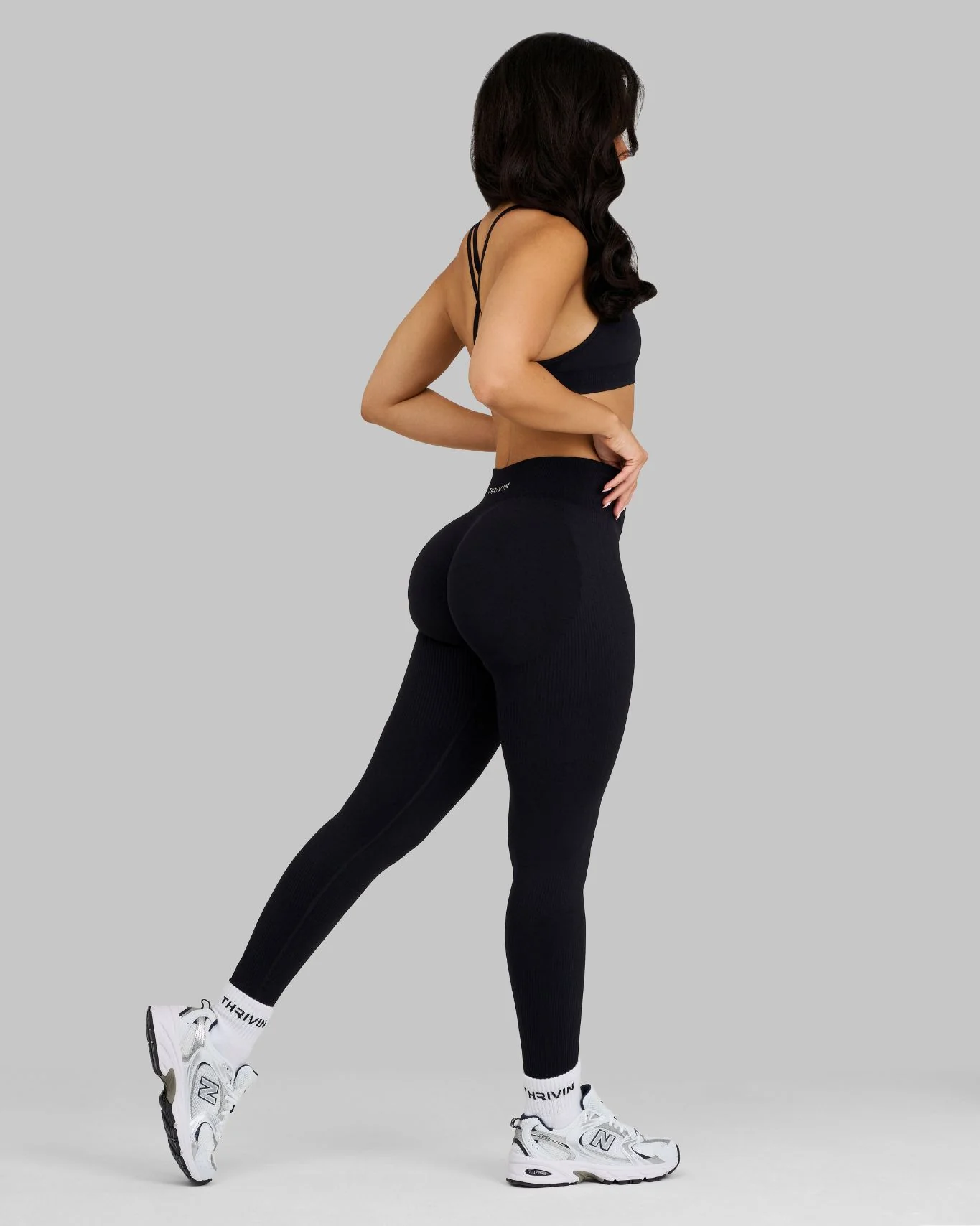 Elevate™ Sculpting Mid Waist Scrunch Leggings | Night Black