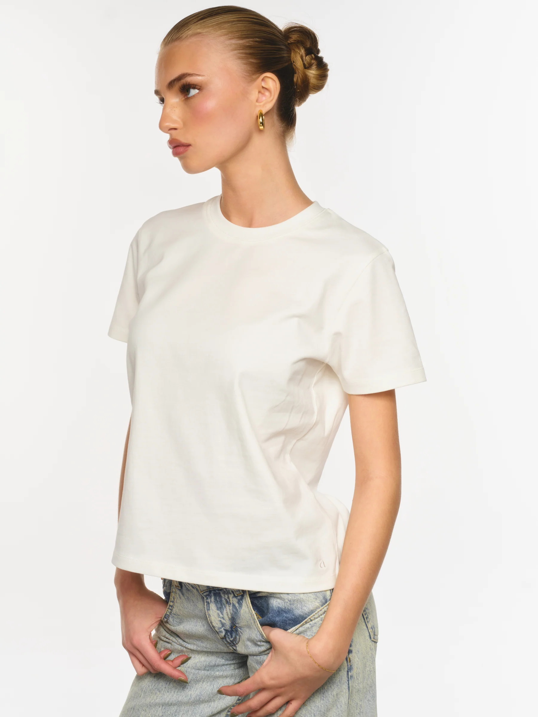 SIGNATURE TEE (SOFT WHITE)