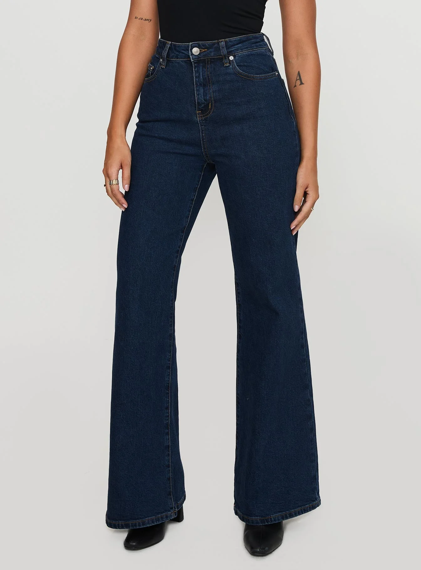 Thearlie High Rise Flared Jeans Dark Wash