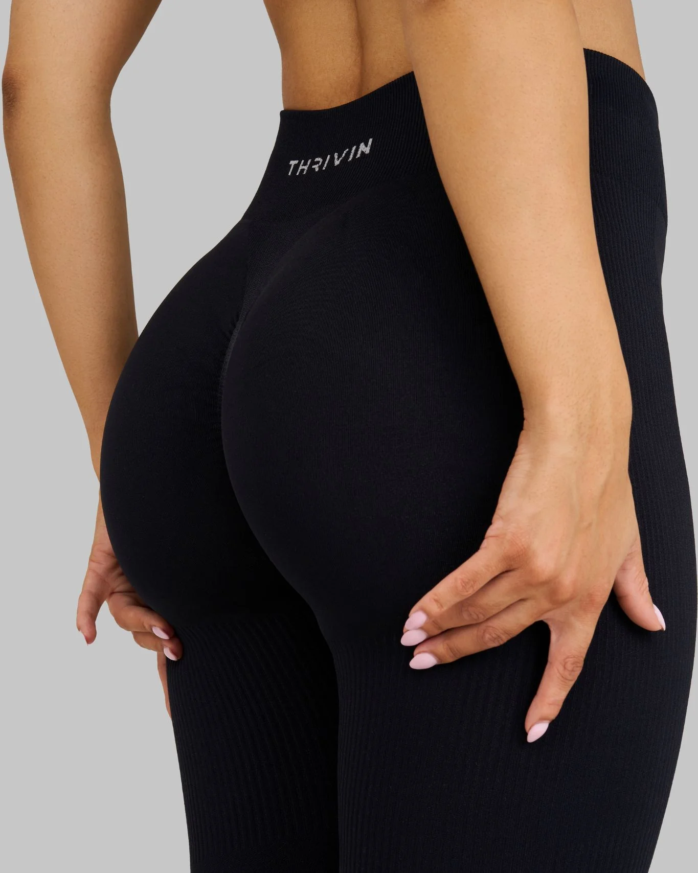 Elevate™ Sculpting Mid Waist Scrunch Leggings | Night Black