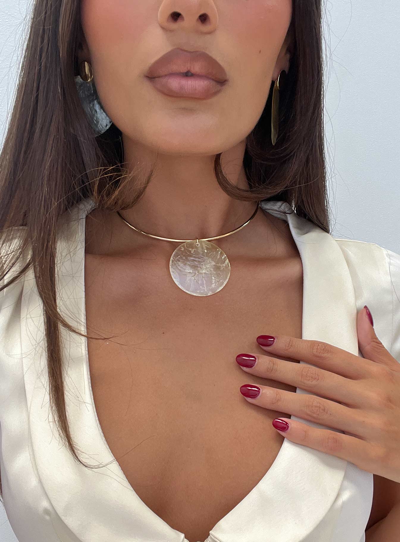 Kinzee Shell Pendant Necklace Butter / Gold