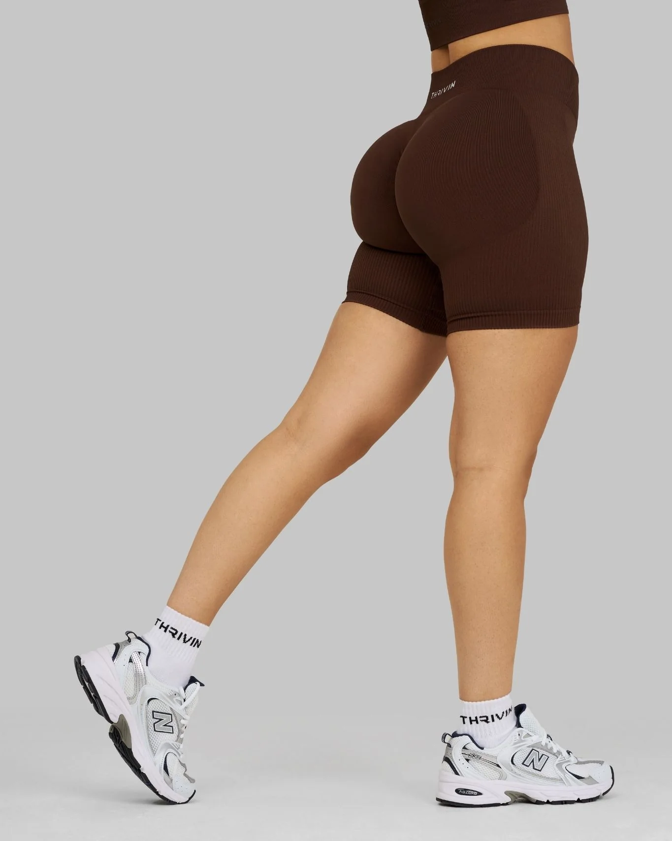 Elevate™ Sculpting Mid Waist Scrunch Shorts | Bourbon Brown