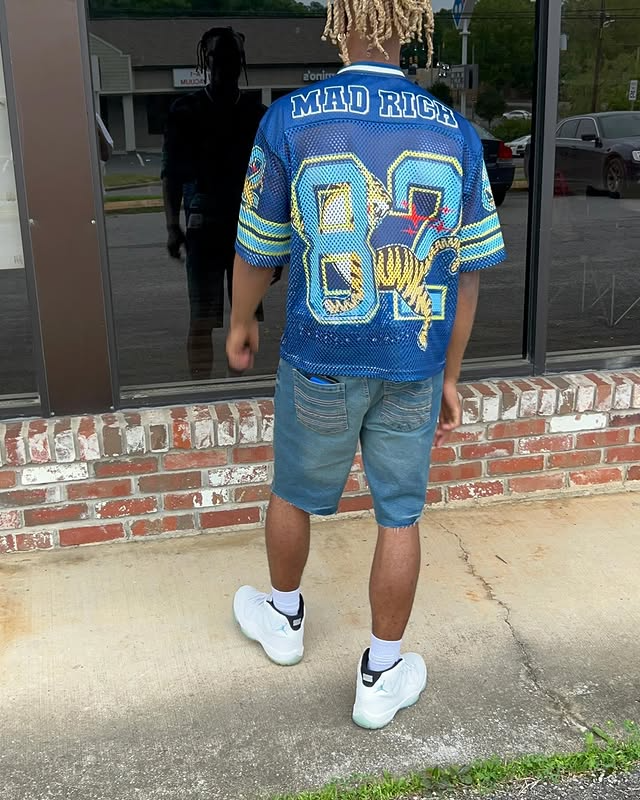 Sporty tiger print mesh shirt