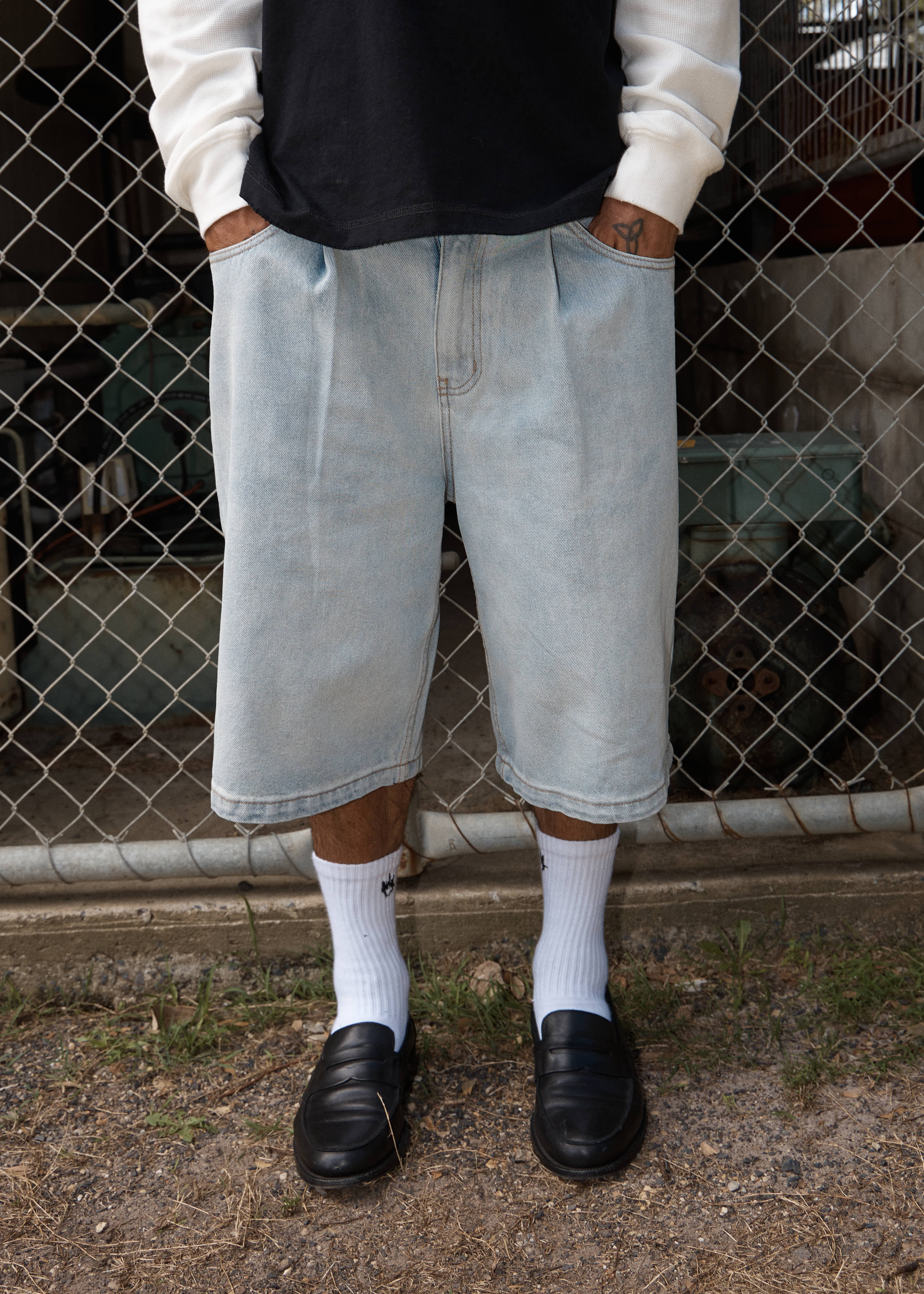 AFENDS Mens Fast Forward - Denim Ultra Baggy Pleated Short 24 Inch - Stone Blue