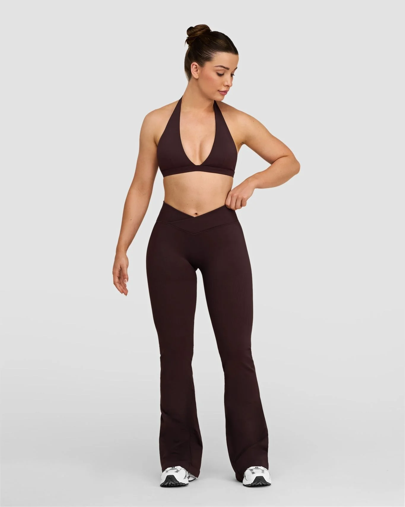 Elevate™ Sculpting Mid V-Waist Scrunch Flare | Coffee