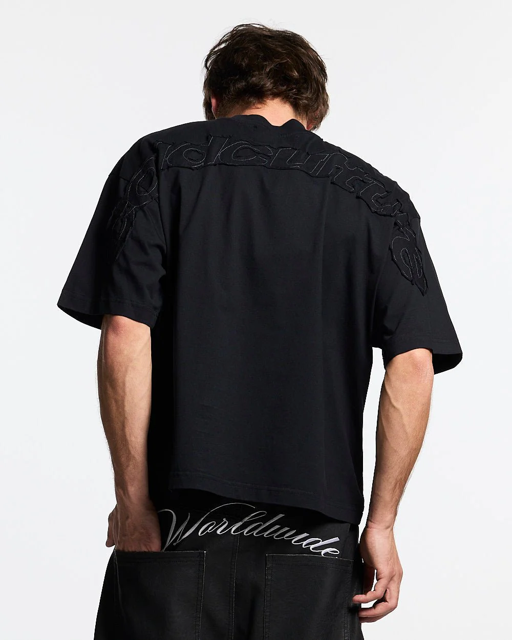DISTRESS CURVED TEE BLACK