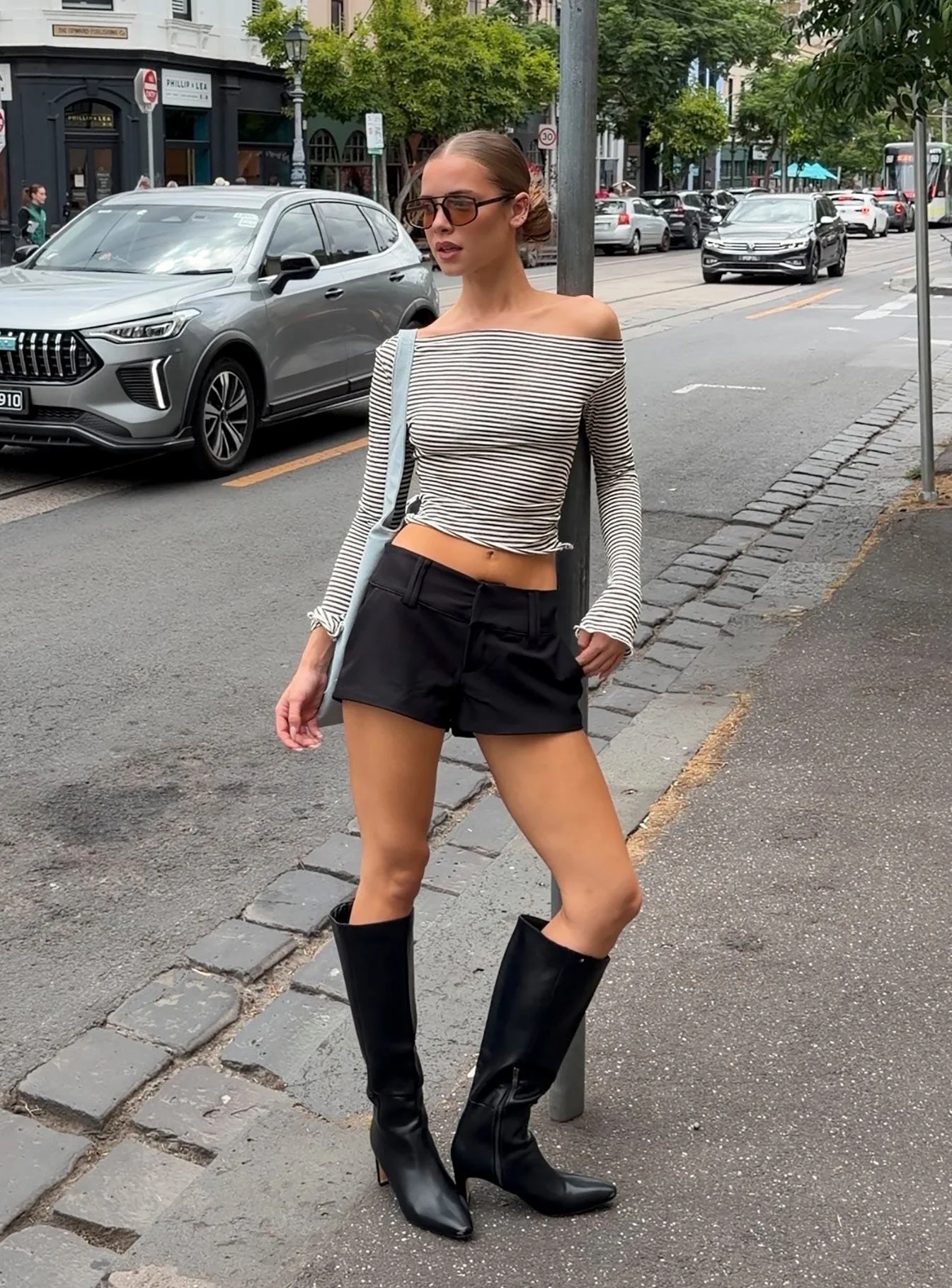 Two Lovers Low Rise Short Black