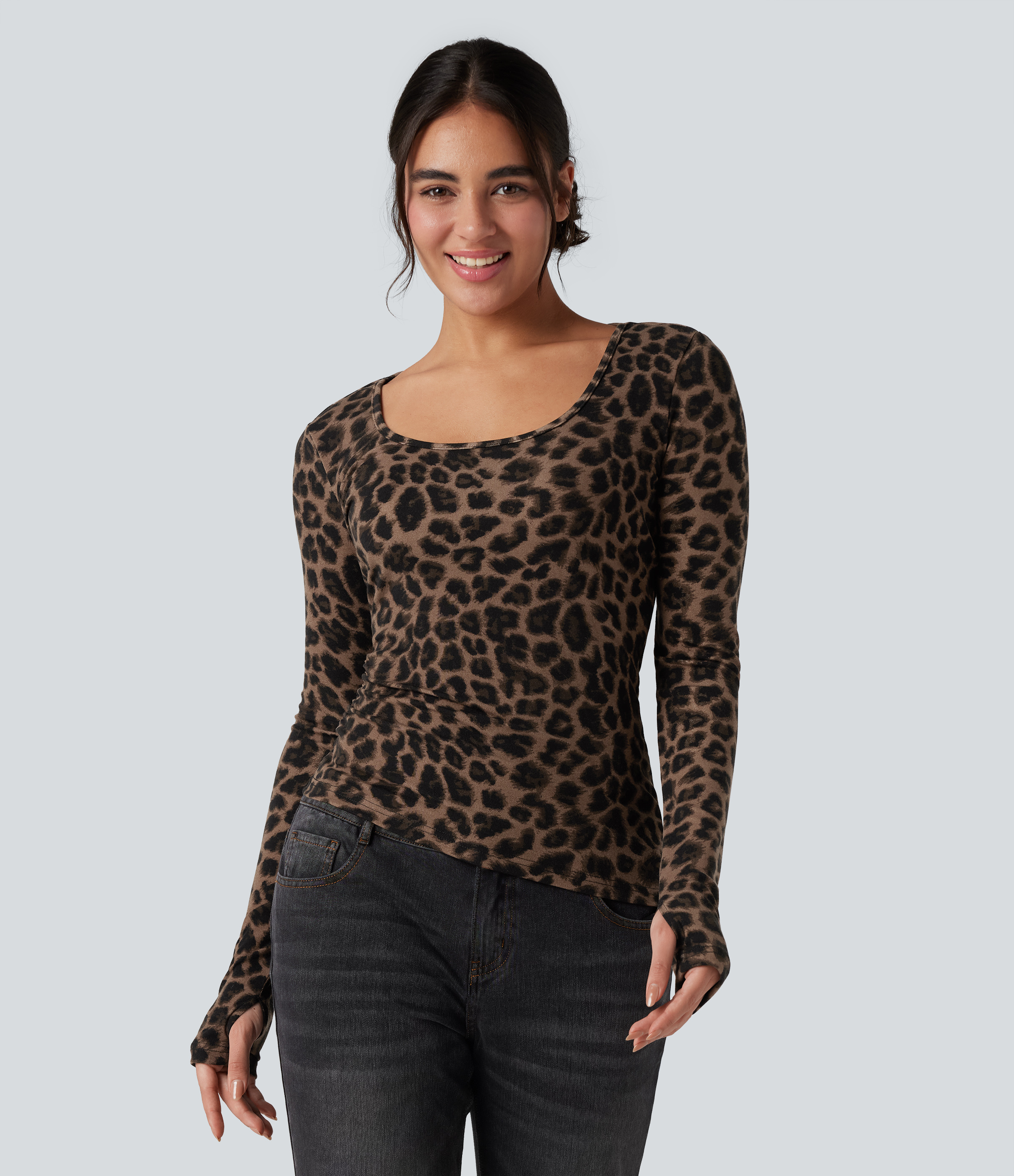 Scoop Neck Long Sleeve Thumb Hole Asymmetric Hem Leopard Print Casual T-Shirt