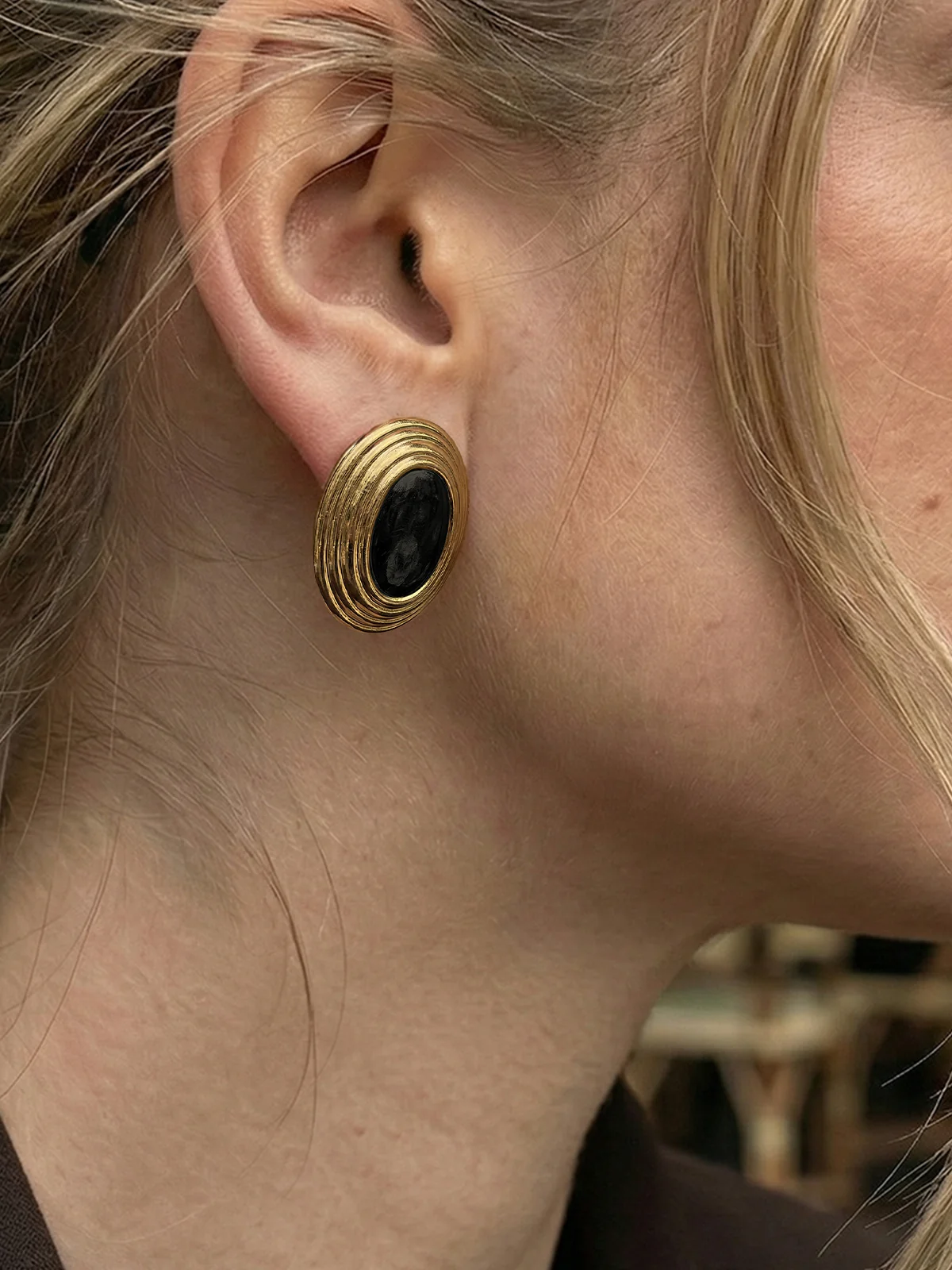 Textured Frame Black Oval Stone Stud Earrings