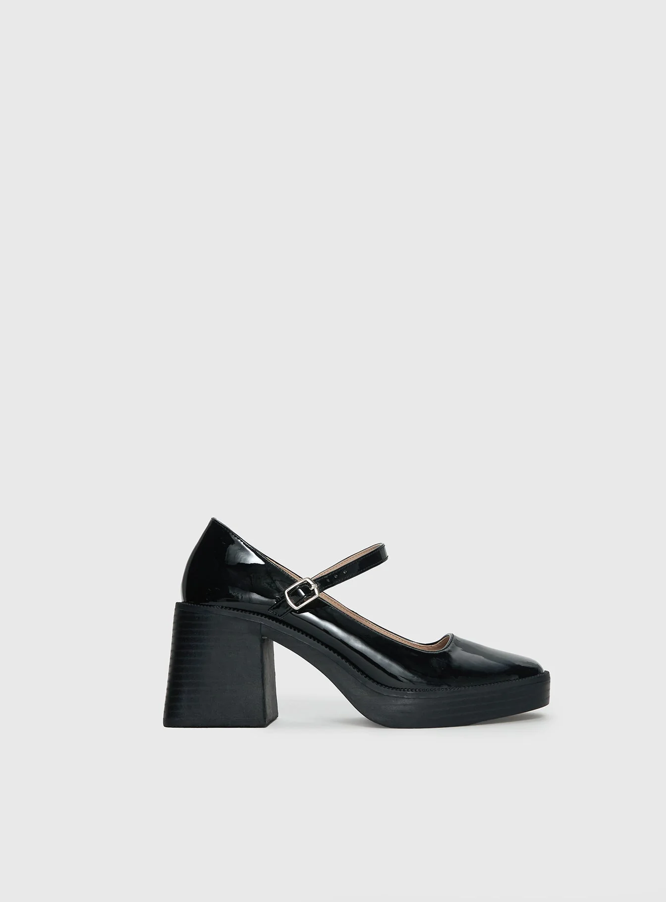 Regie Heels Black