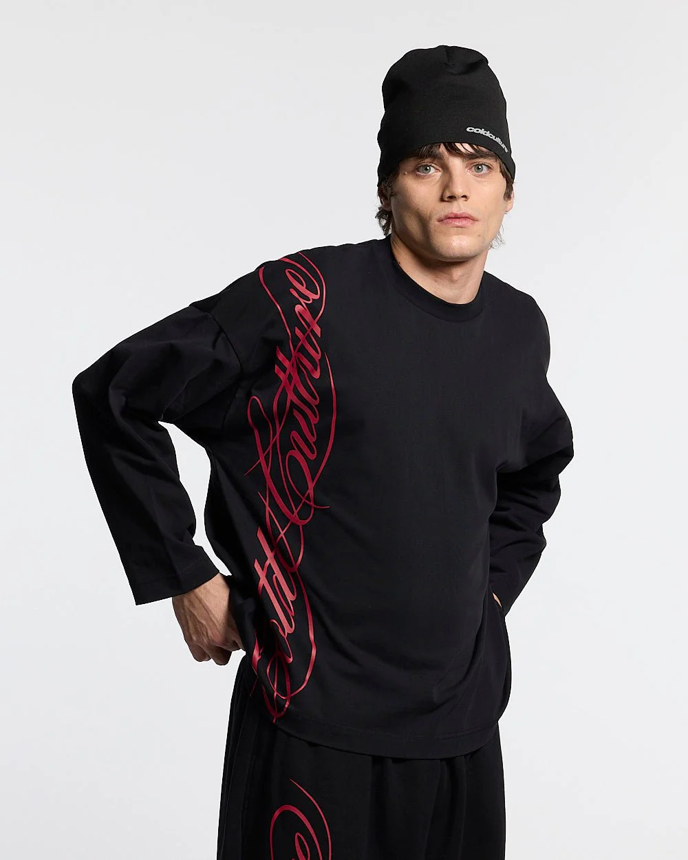 SCRIPT LONGSLEEVE BLACK