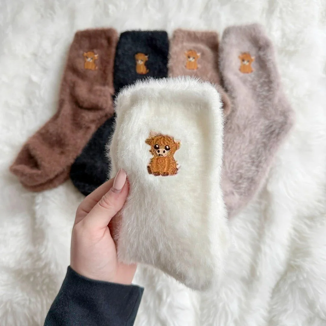💕Warm Winter Sale 49% Off🐮5 Pairs Fuzzy Highland Cow Socks