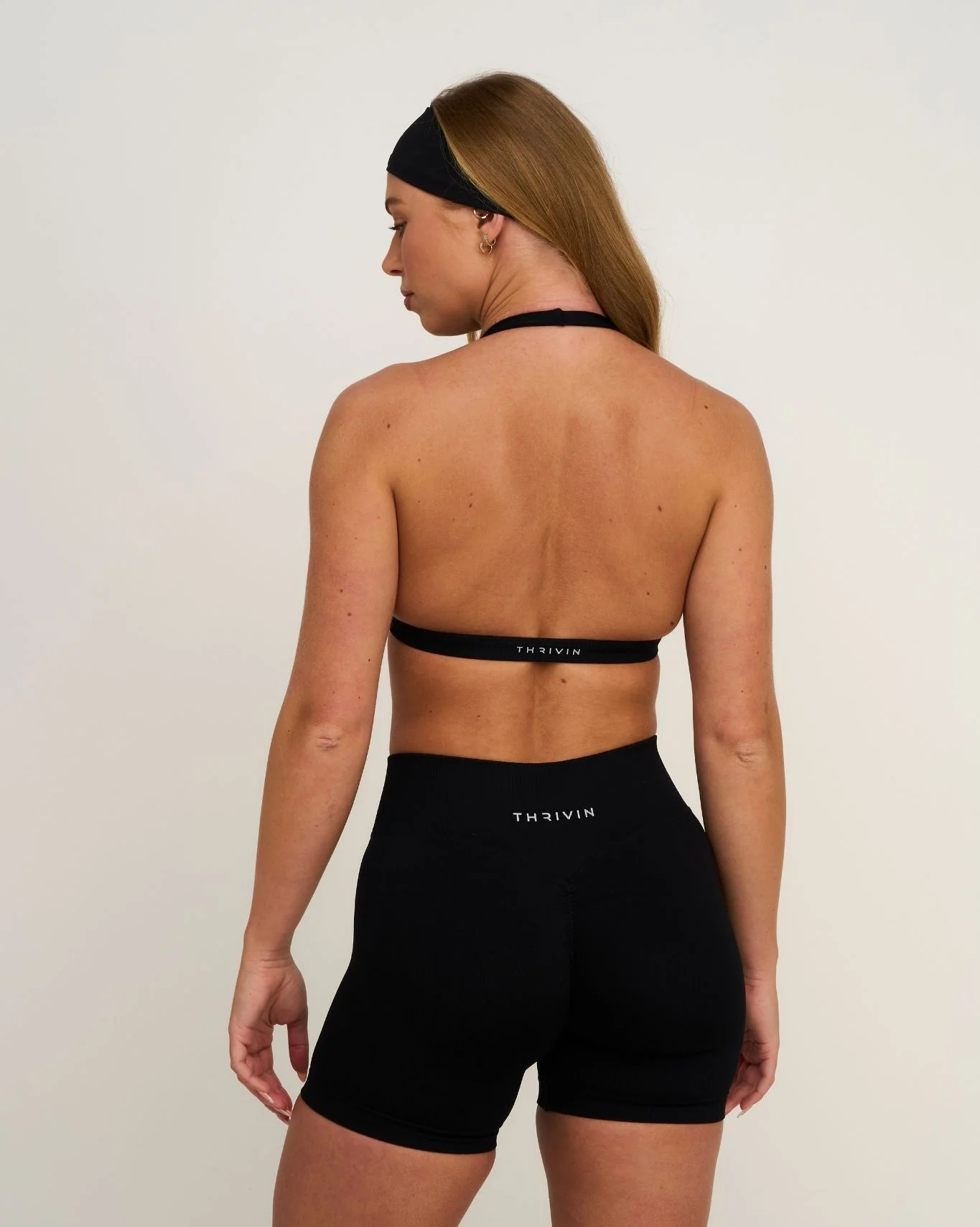 Elevate™ Sculpting Seamless V-Neck Halter Bra | Night Black