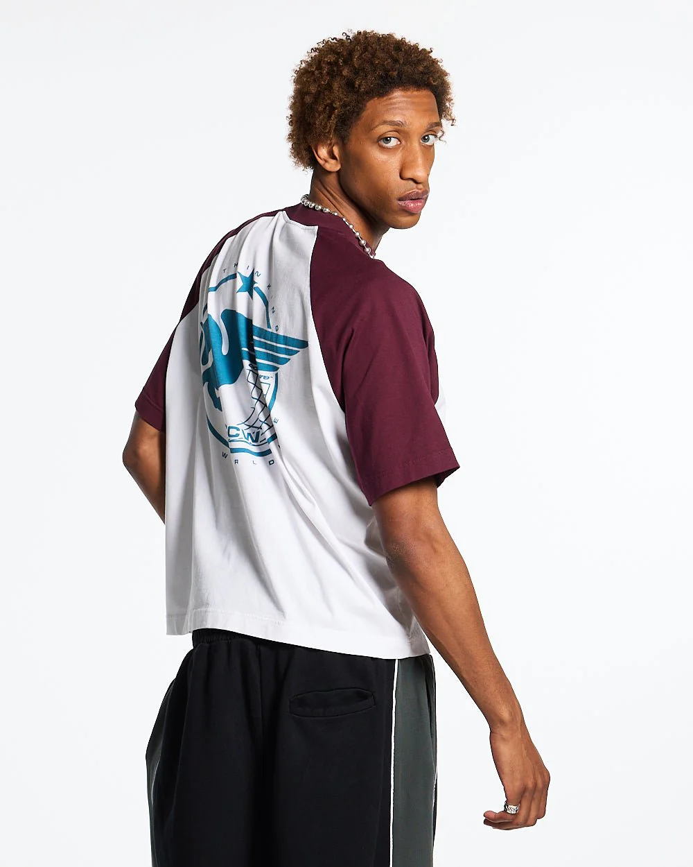 STORMWING TEE WHITE AND BURGUNDY