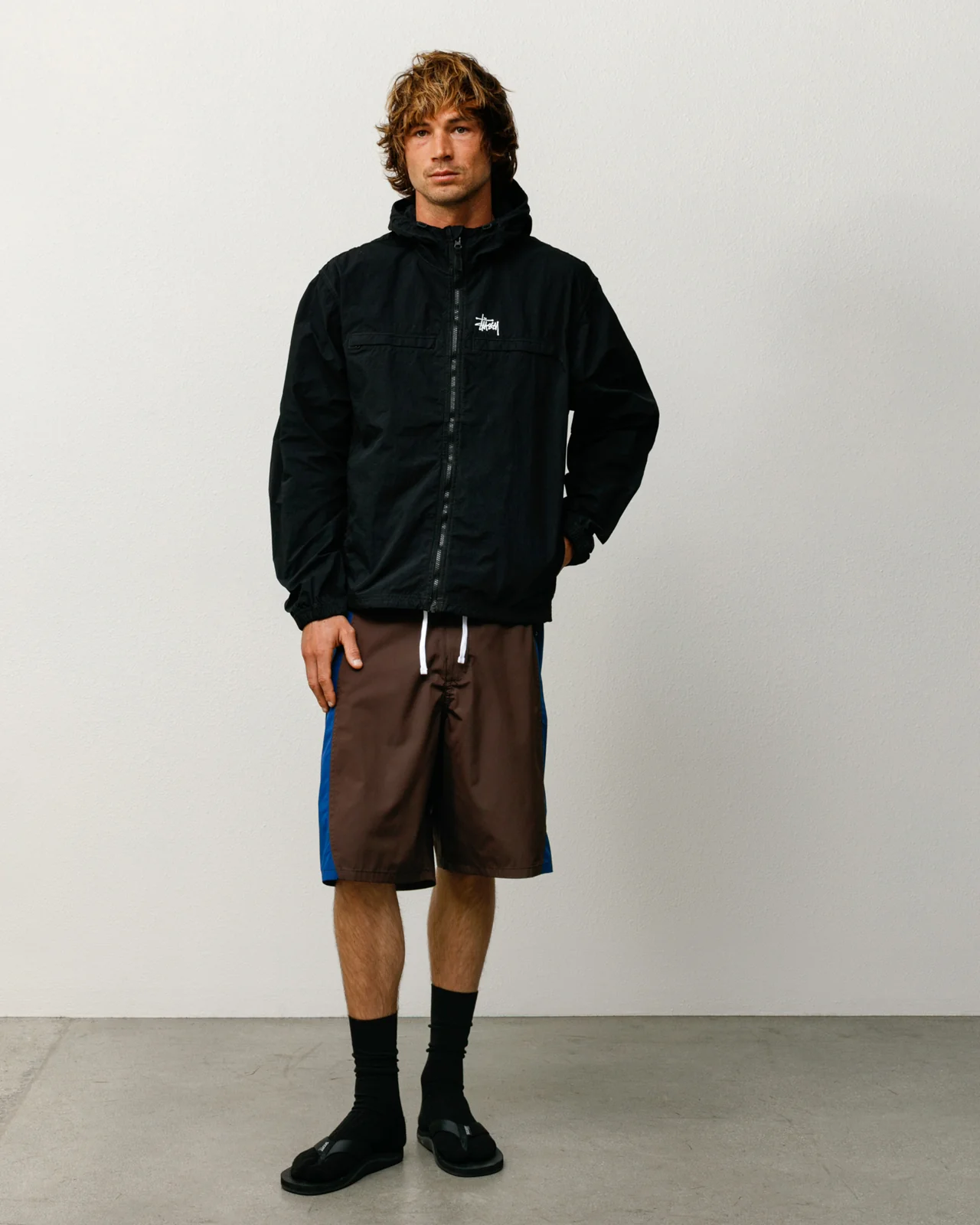 LIGHTWEIGHT HOODED JACKET