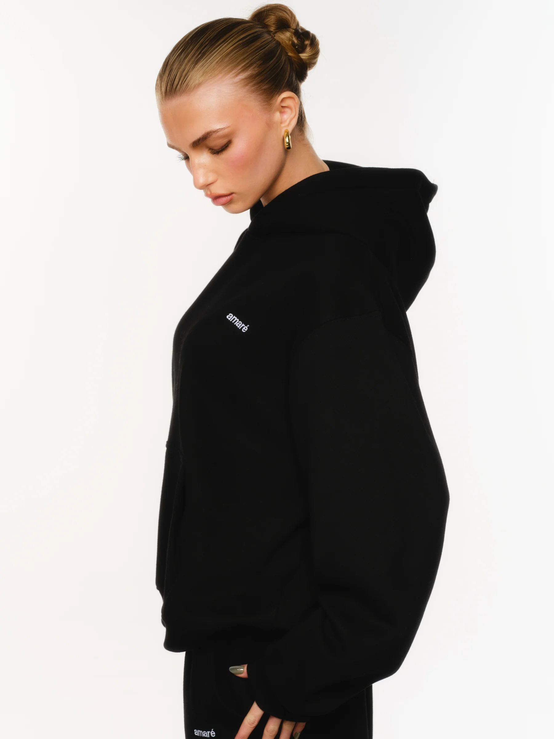 SIGNATURE HOODIE (BLACK)