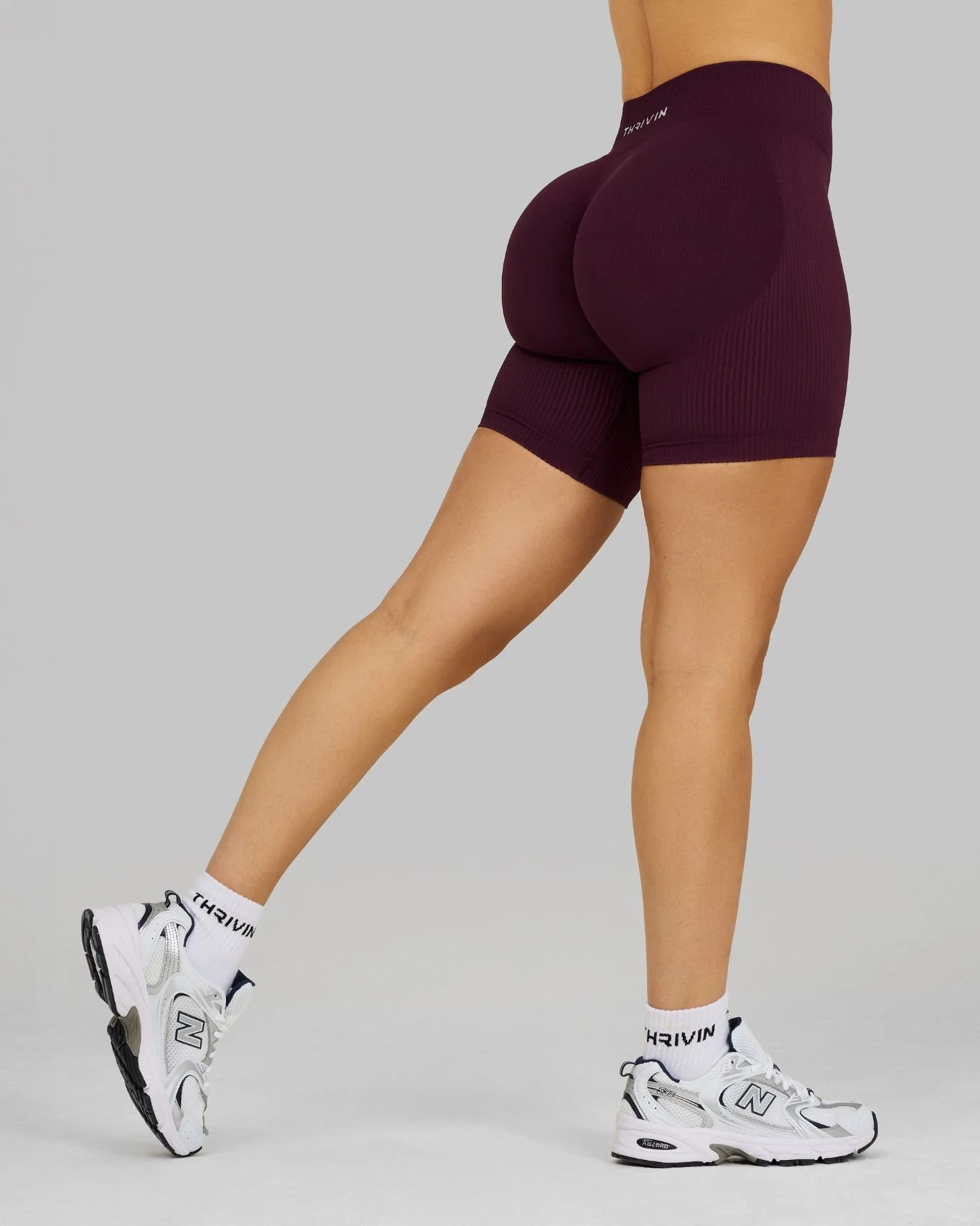 Elevate™ Sculpting Mid Waist Scrunch Shorts | Winter Plum