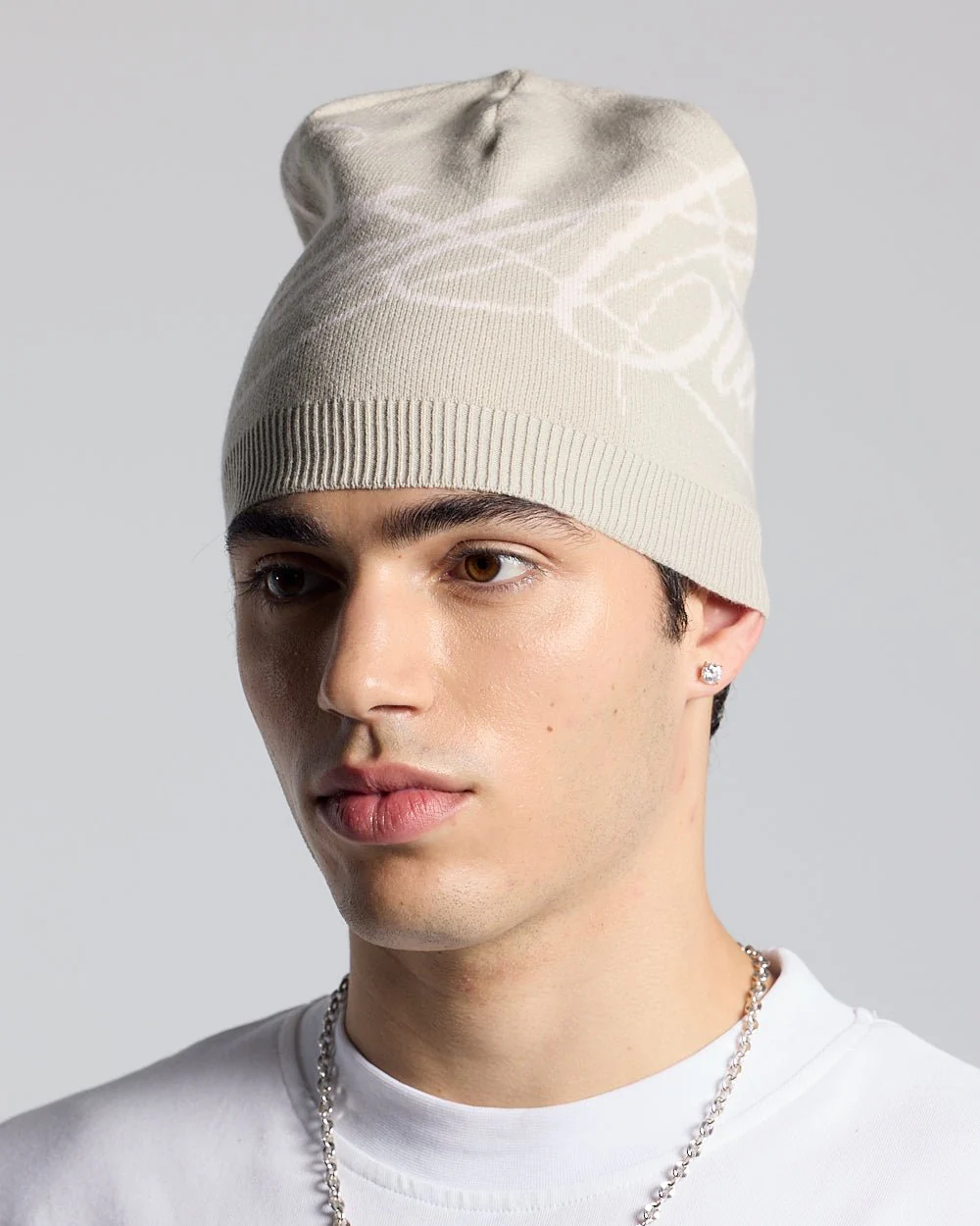 SCRIPT BEANIE BEIGE