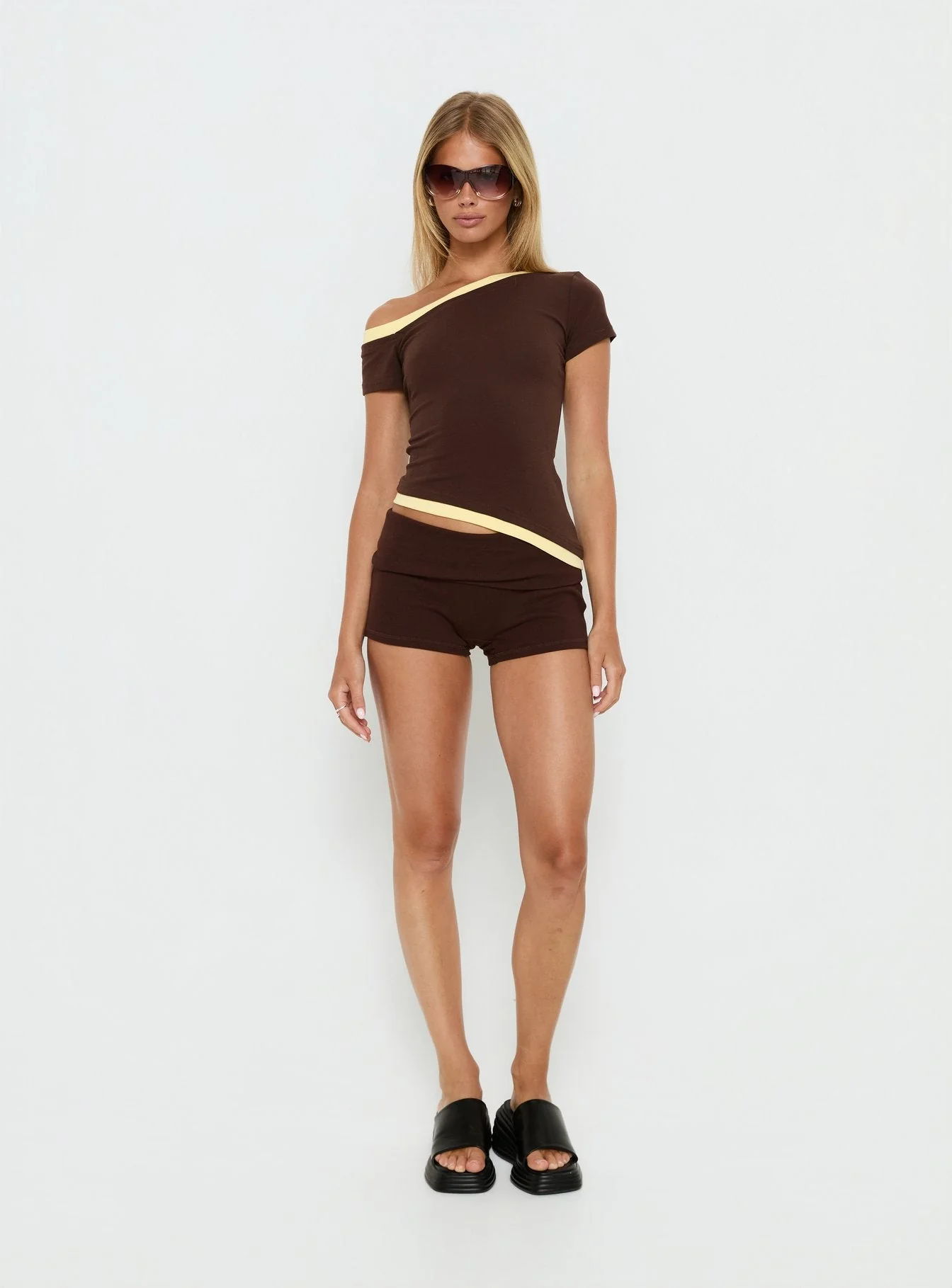 Eustace Off Shoulder Asymmetrical Top Brown / Yellow