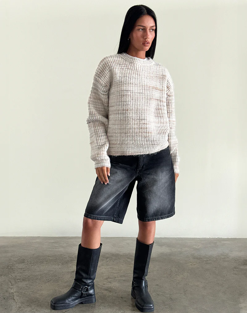 Low Rise Skater Short in Extreme Black