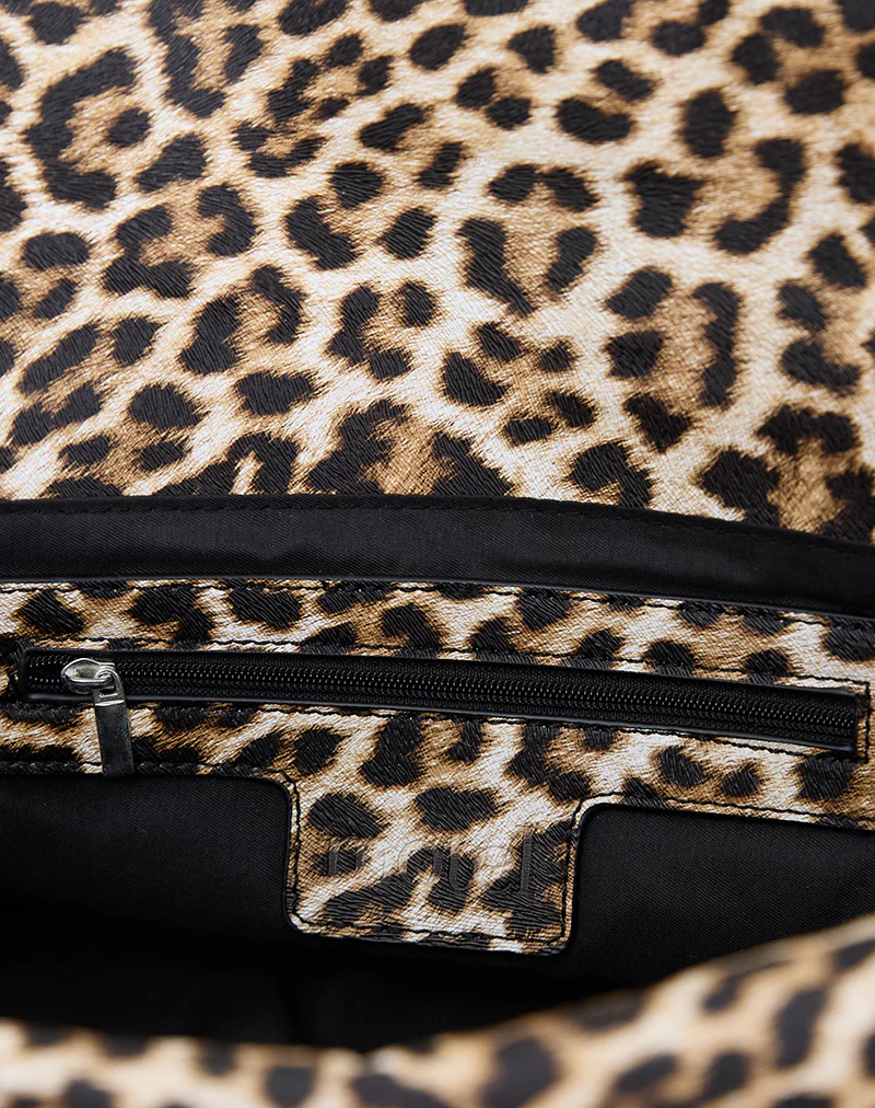 Shoulder Bag in Leopard Print