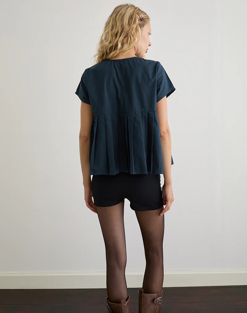 Kaelis Pleated Blouse in Poplin Dark Navy