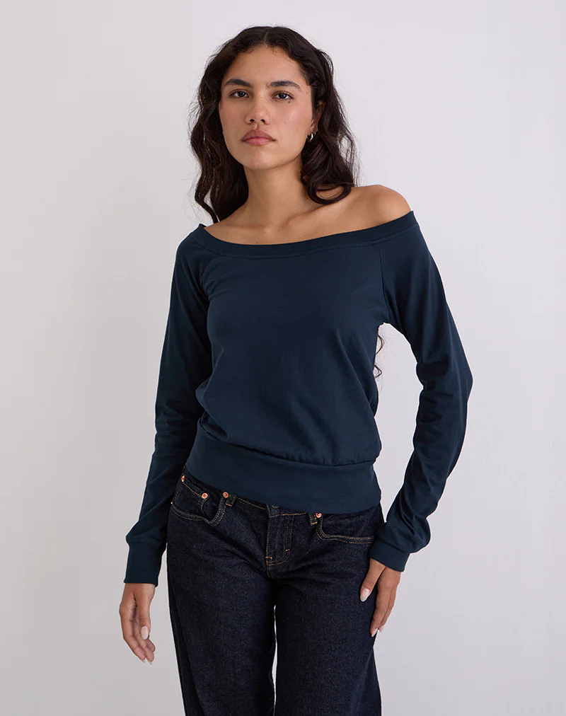 Yacin Slouchy Top in Navy