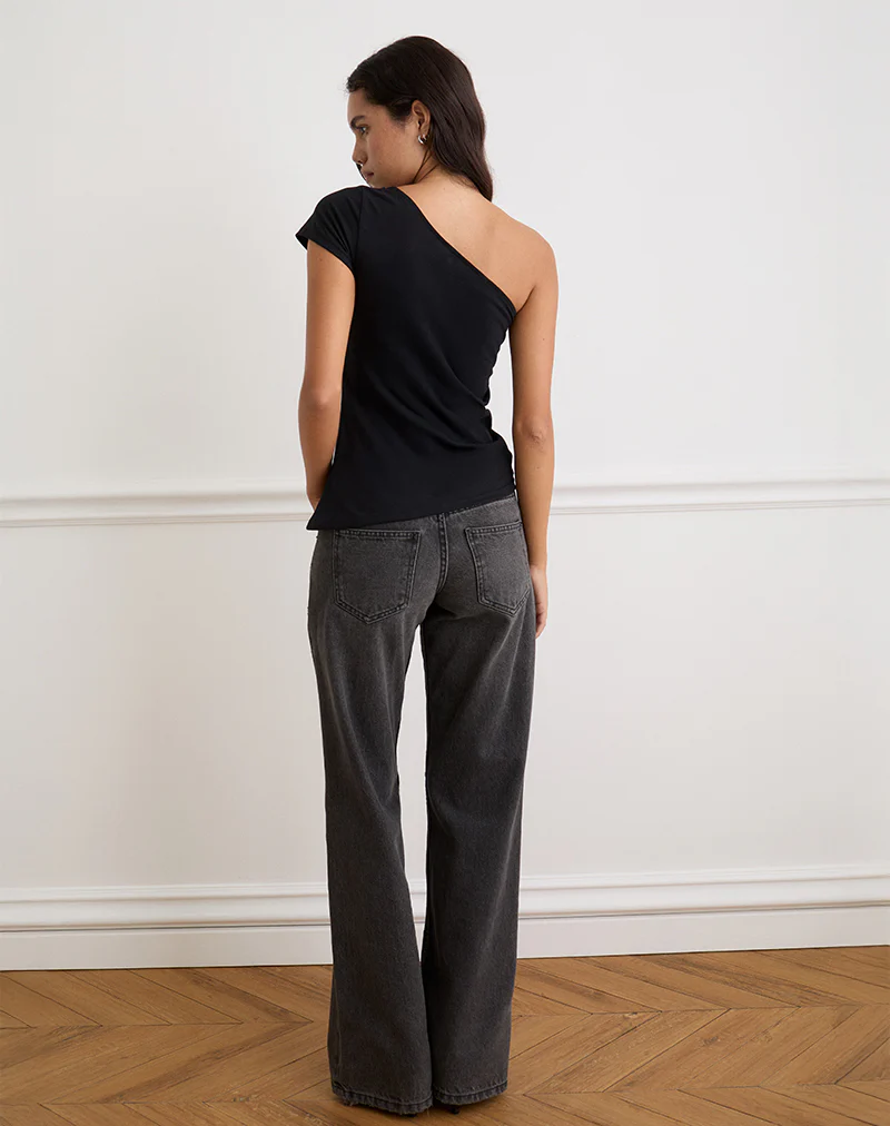 Tokiwa Asymmetric Shoulder Tee in Black