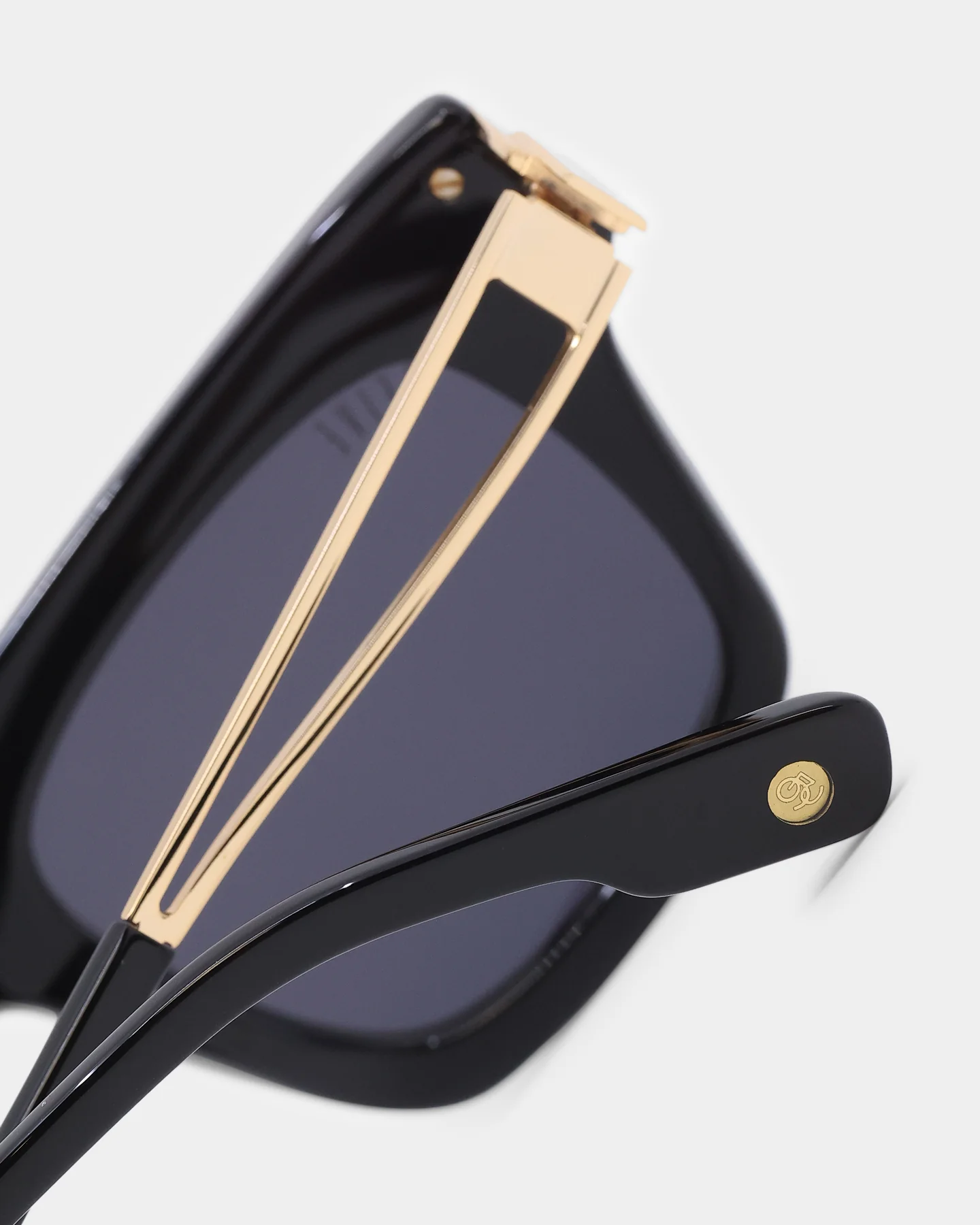 9FIVE Avenue Sunglasses Black/Gold