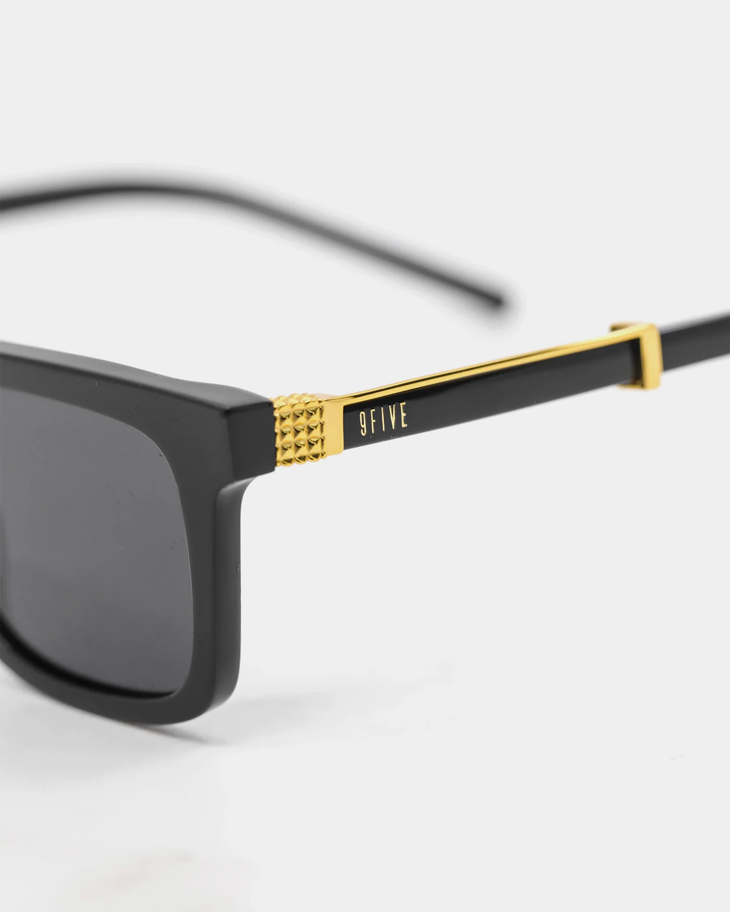 9FIVE Bishop Sunglasses Black/Gold