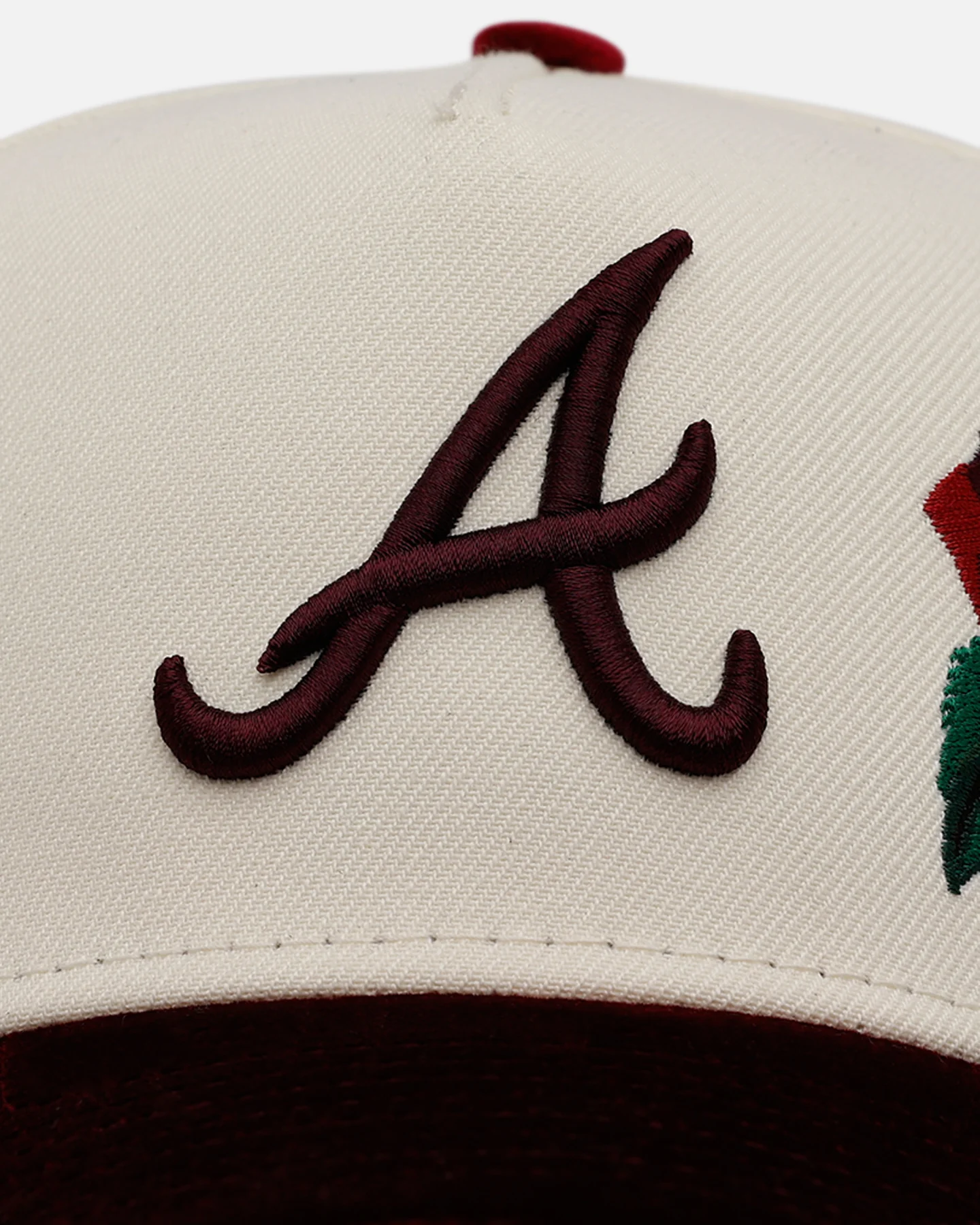 New Era Atlanta Braves 'Velvet Roses' 9FORTY A-Frame Snapback Chrome