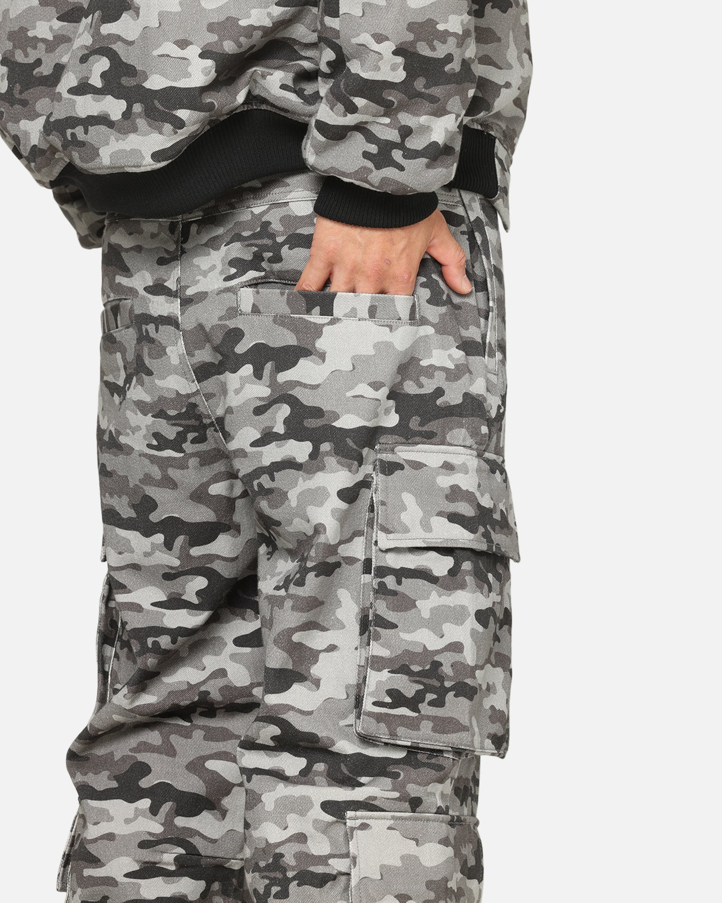 Carre Camo Baggy Pants Black Camo