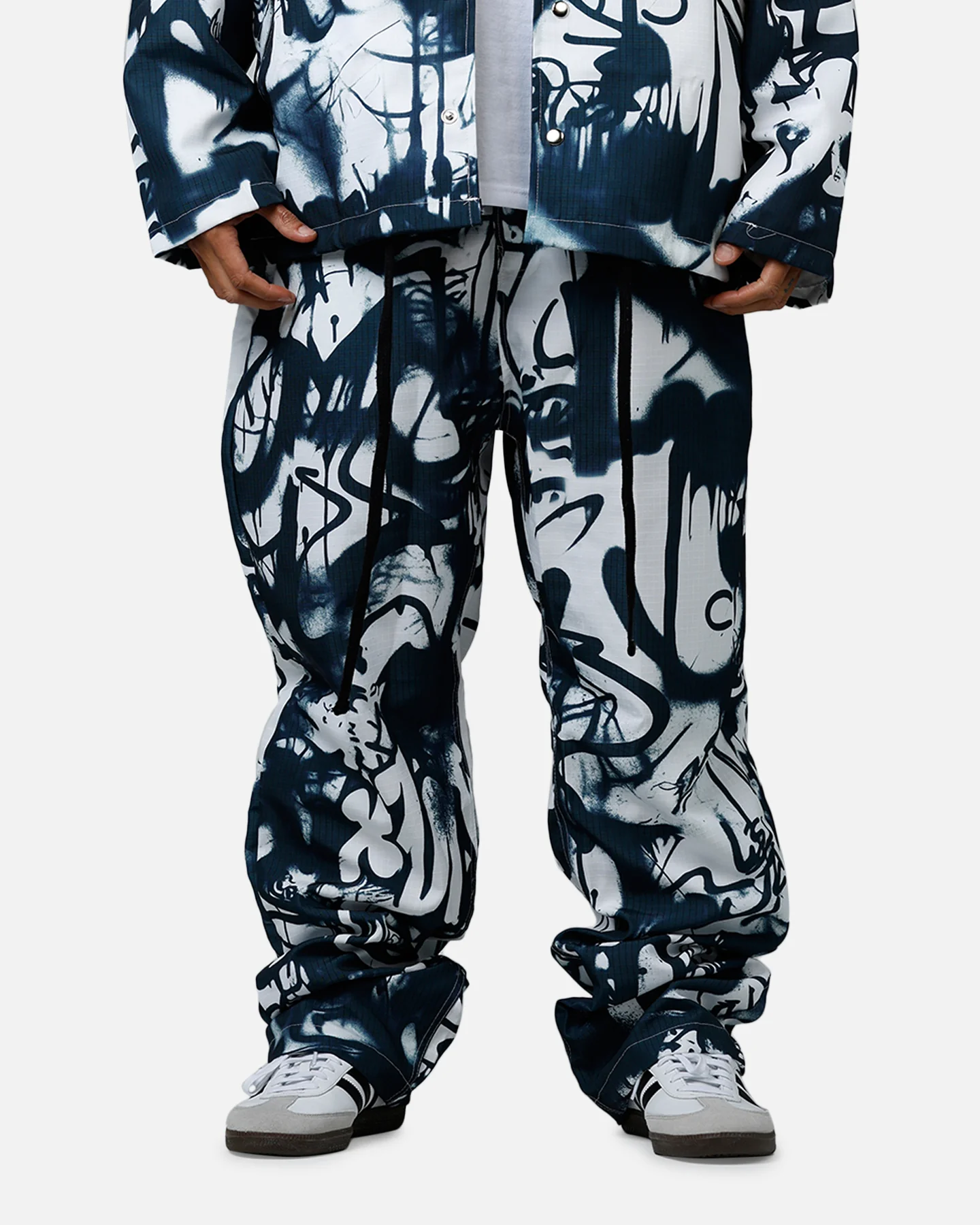MNML Graffiti Coach Pants Black/White
