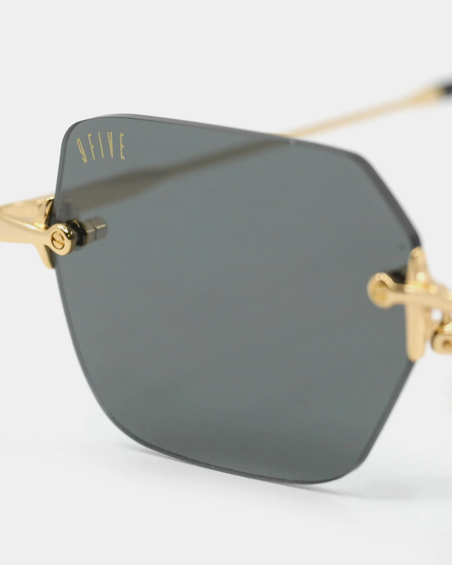 9FIVE Clarity Sunglasses Black/Gold