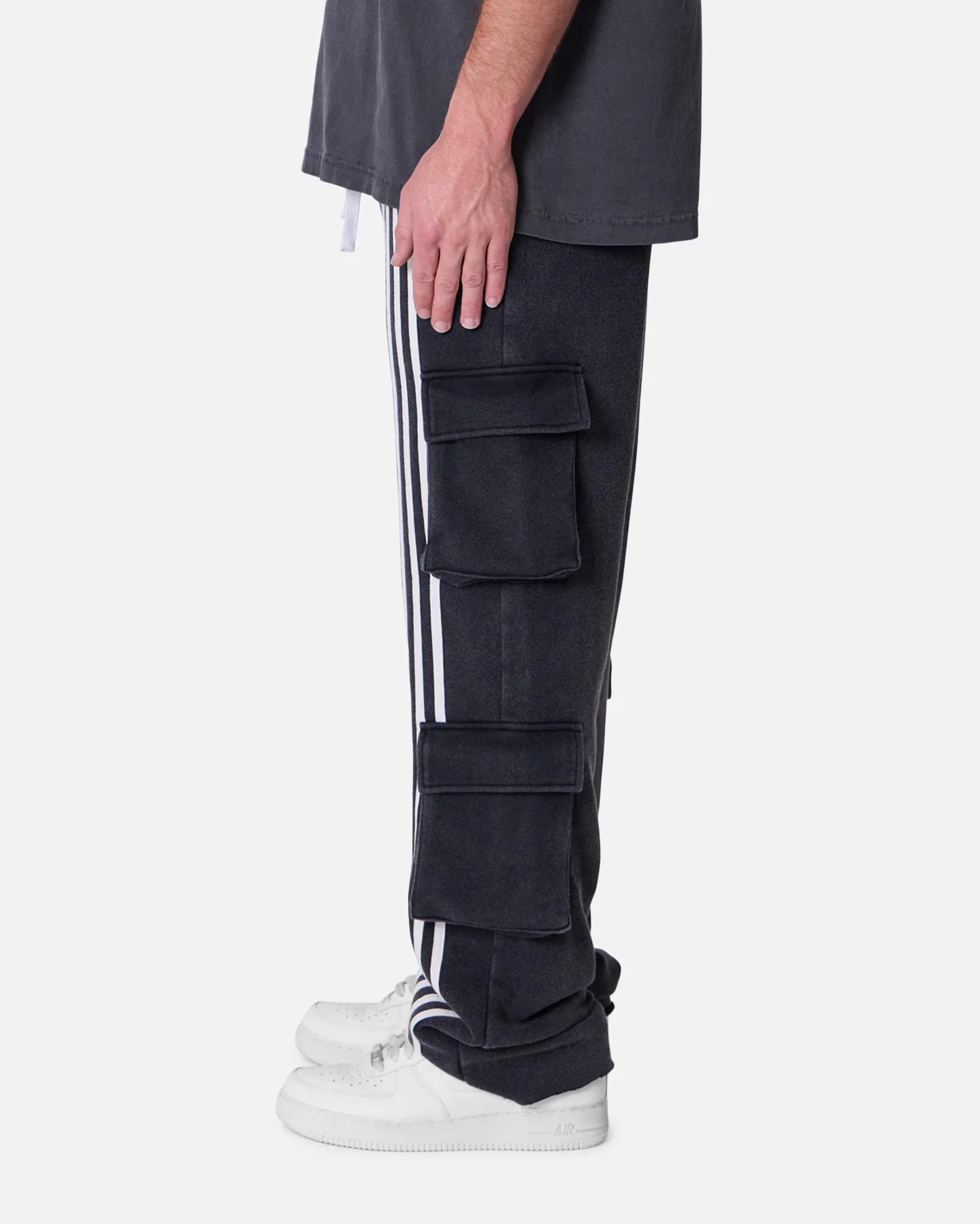 MNML Front Stripe Sweatpants Washed Black