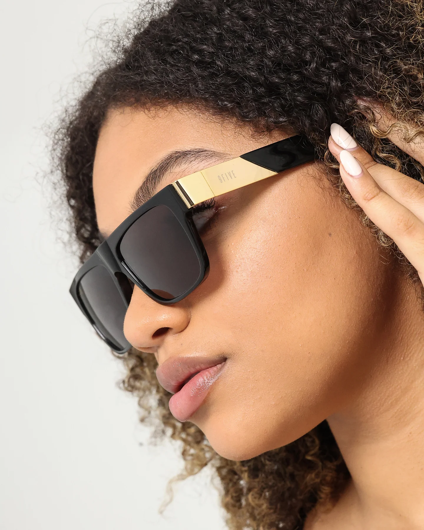22 Sunglasses Black/gold