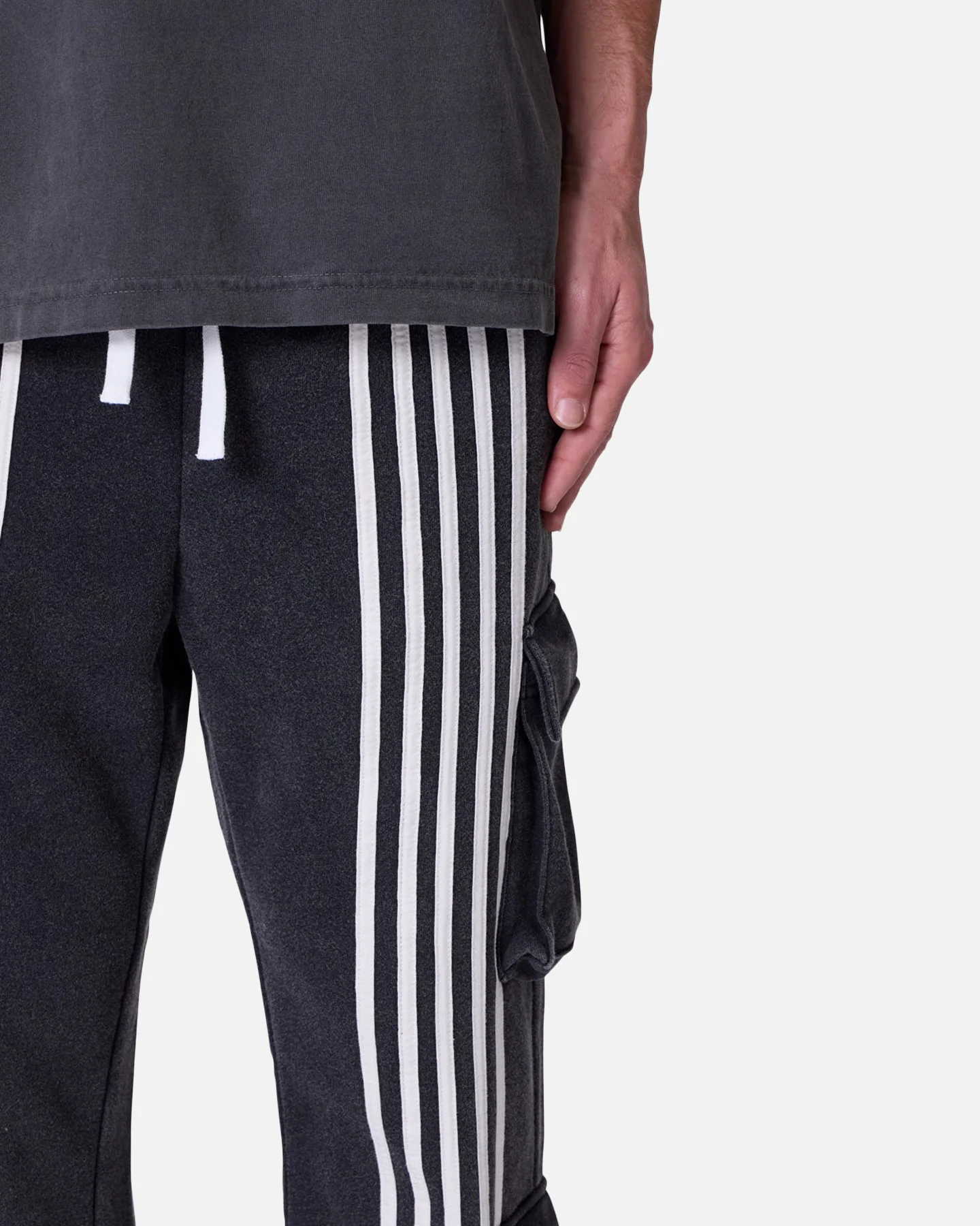 MNML Front Stripe Sweatpants Washed Black