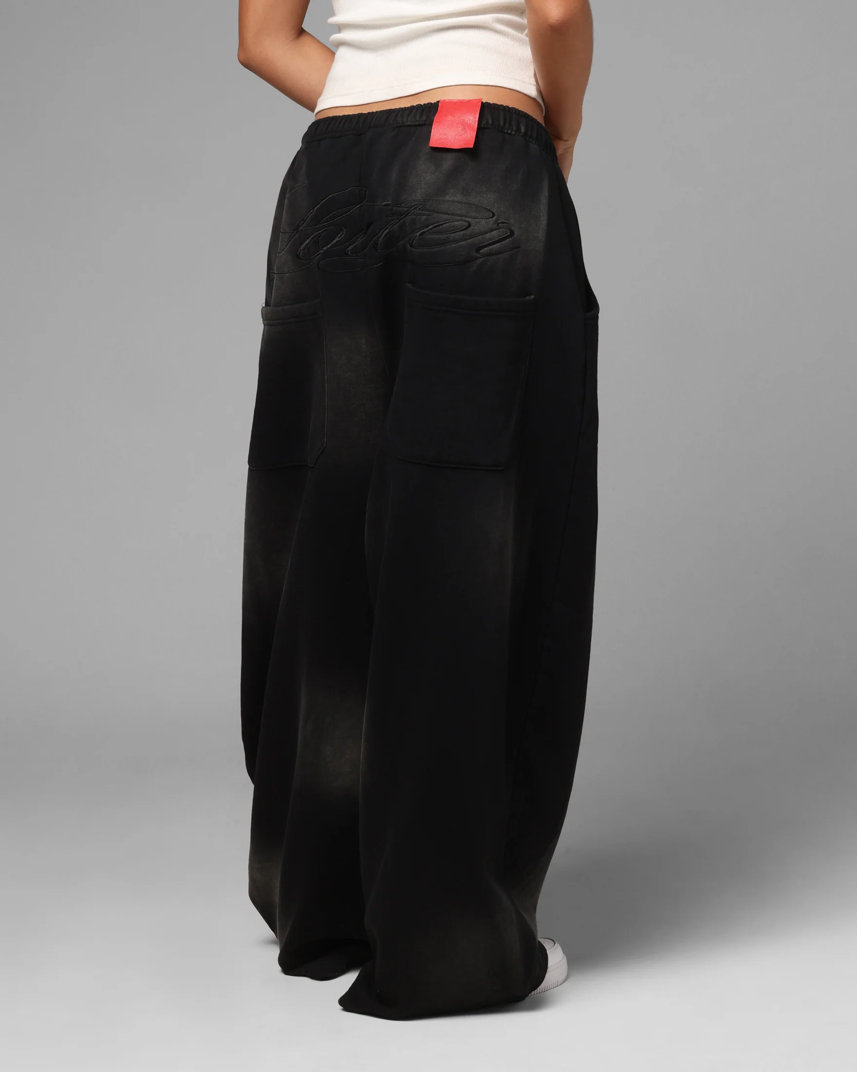 Loiter Purity Sweatpants Washed Black