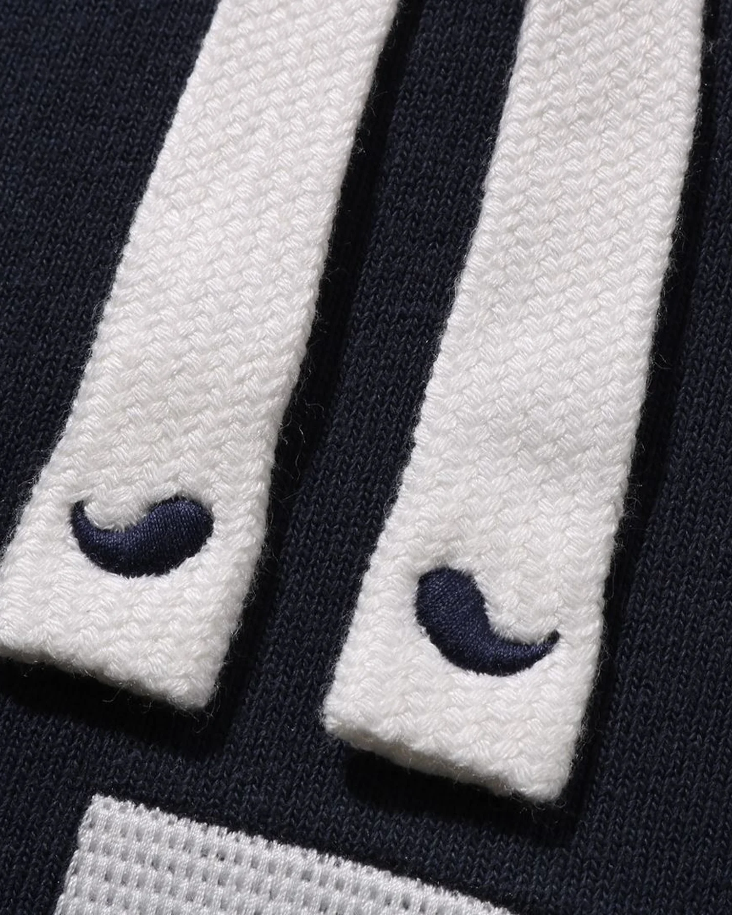 Logo pullover hoodie