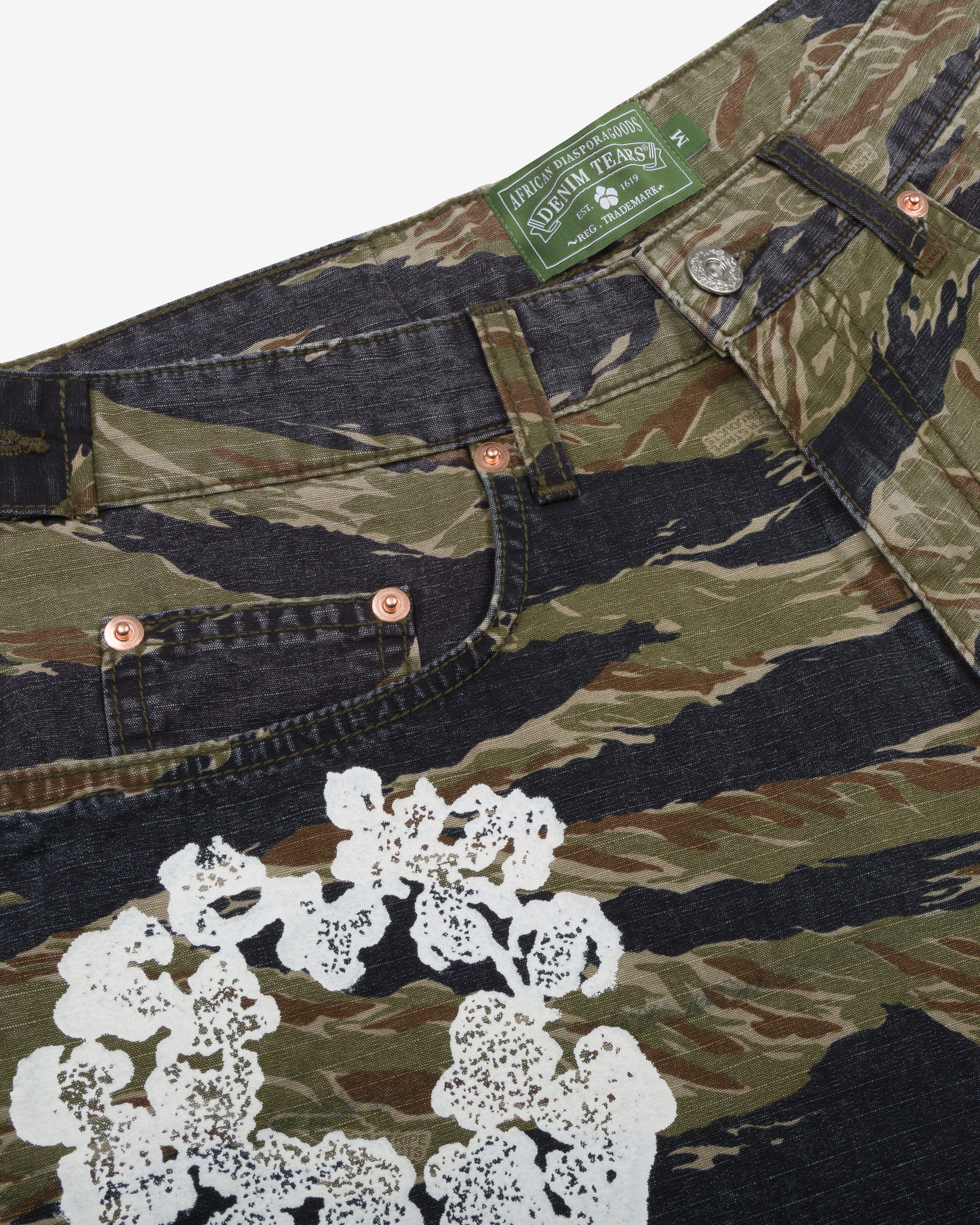 Denim Tears - Cotton Wreath Denim Short - (Tiger Camo)