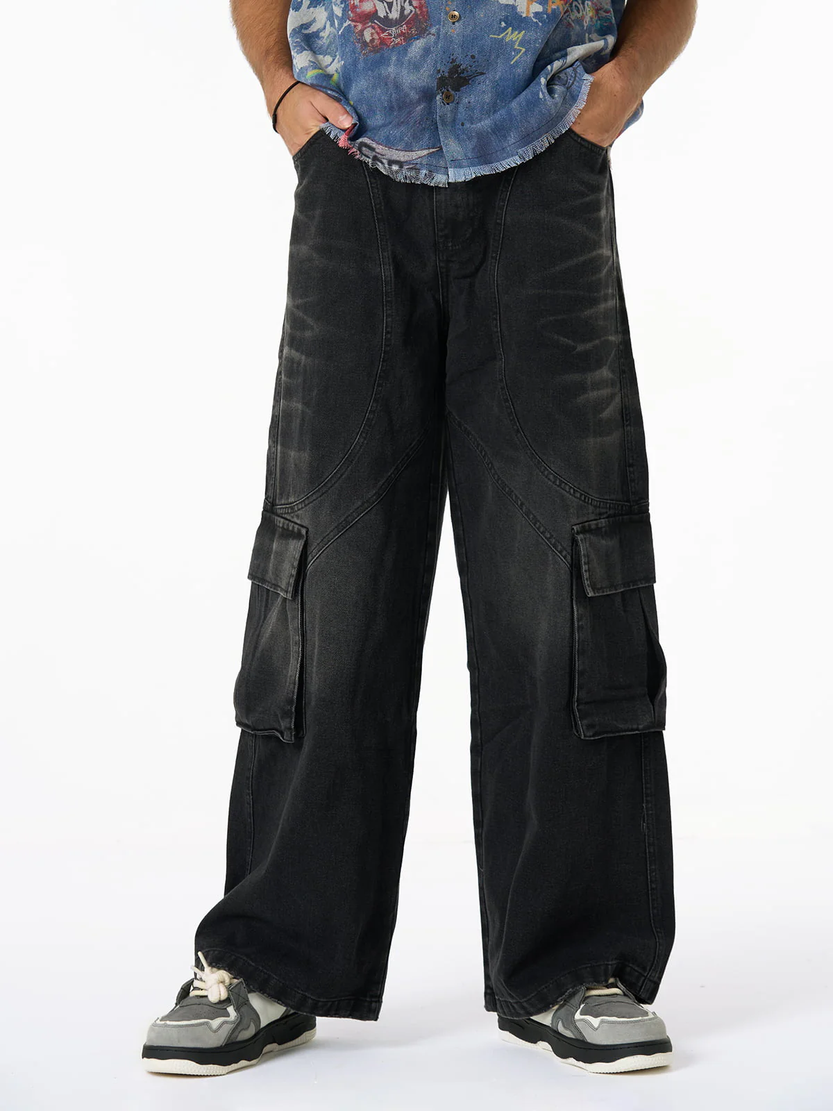 Washed Distressed Multi-Pocket Cargo Jeans